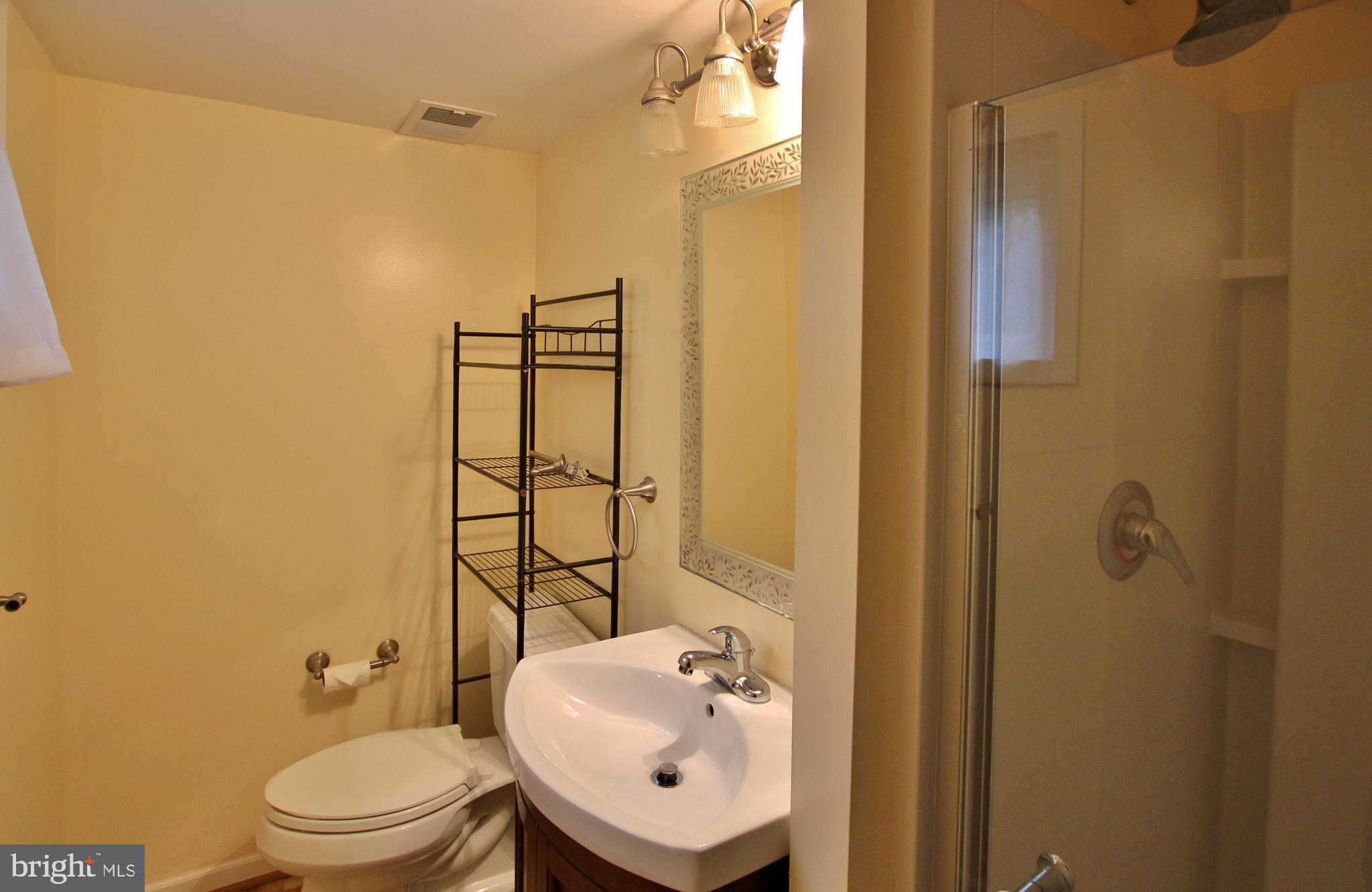 LAKE RIDGE- OAKWOOD - Residential Lease