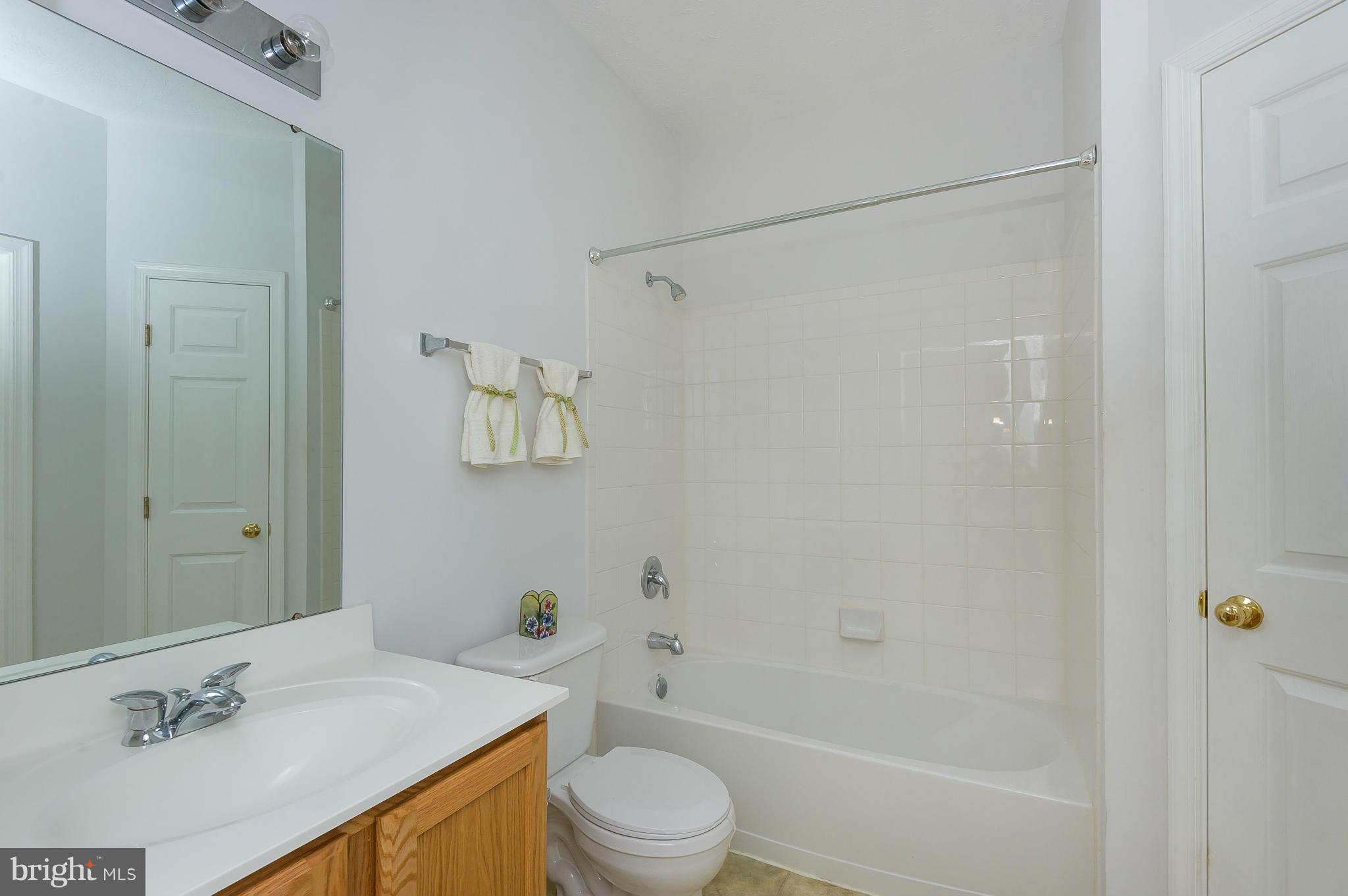 VILLAGE GREEN - Residential