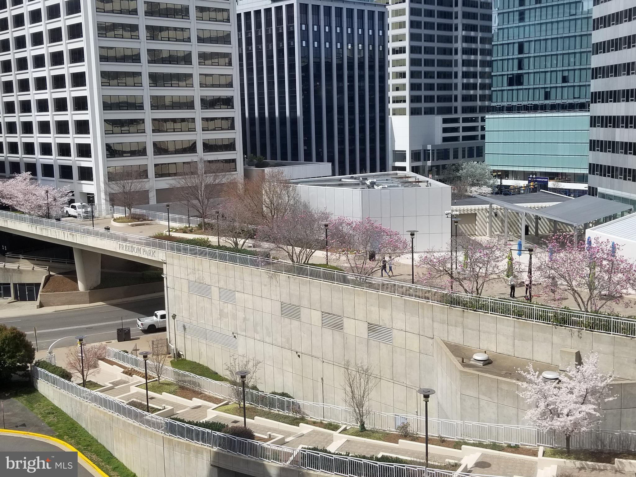 RIVER PLACE NORTH - Residential Lease