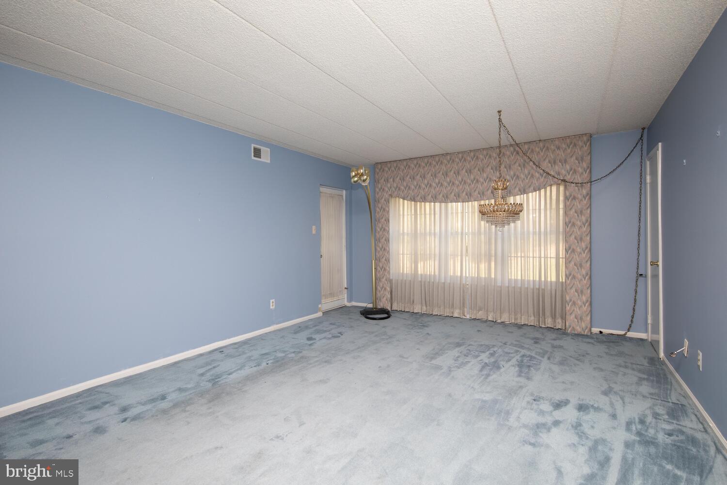 VALLEY GLEN - Residential