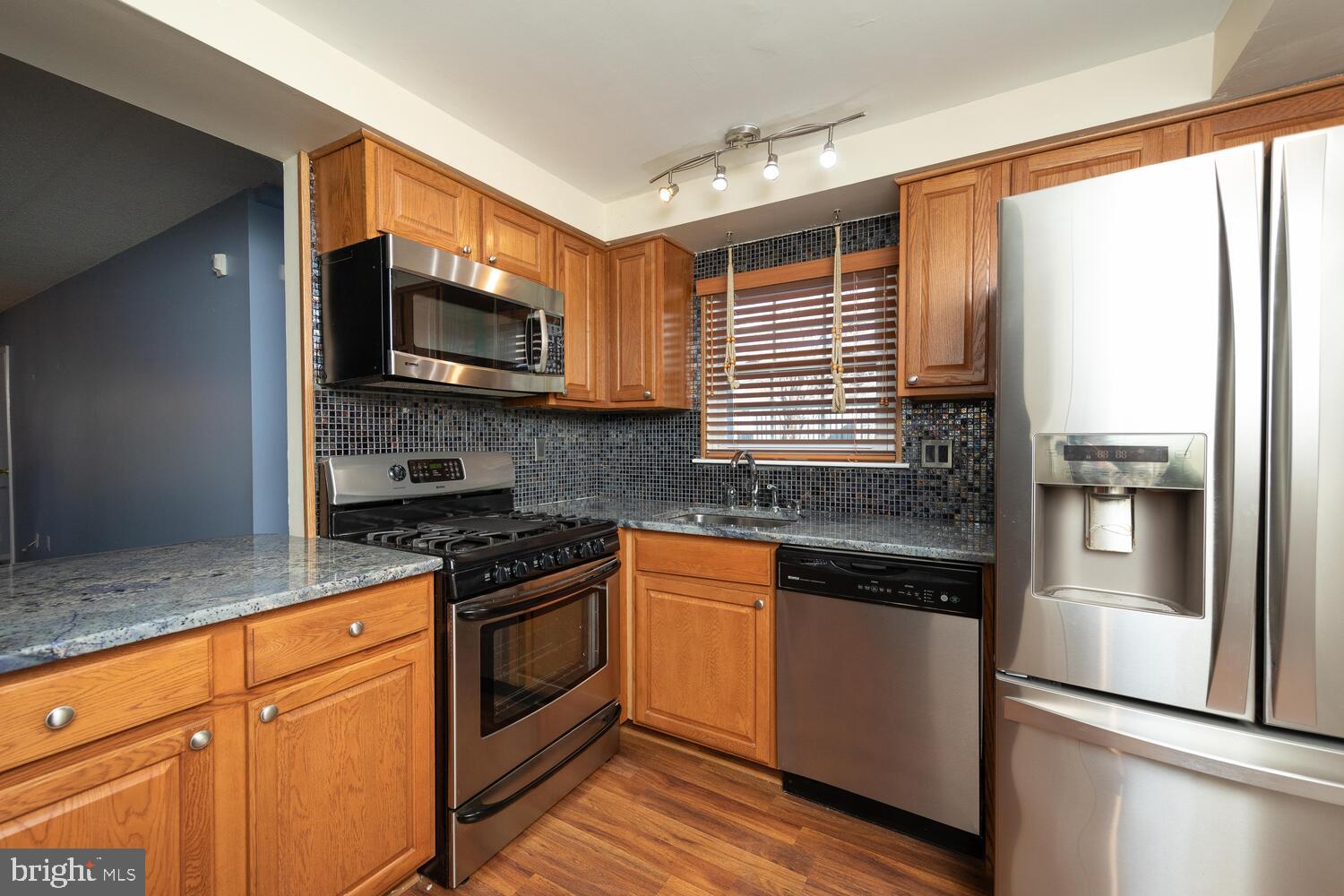 VALLEY GLEN - Residential