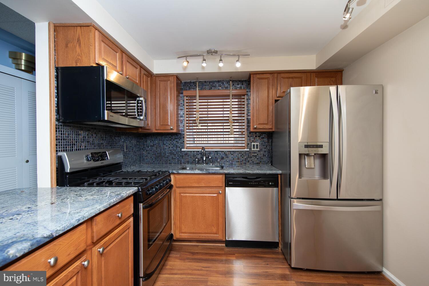 VALLEY GLEN - Residential