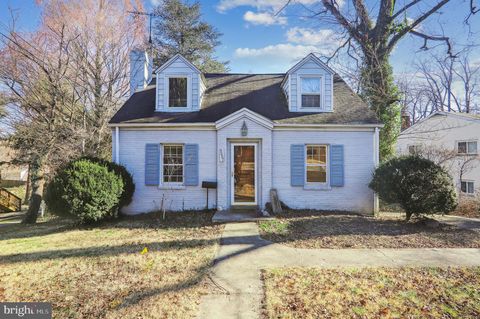 Photo of 9807 CONNECTICUT AVE, KENSINGTON, MD 20895 (MLS # MDMC2077442)