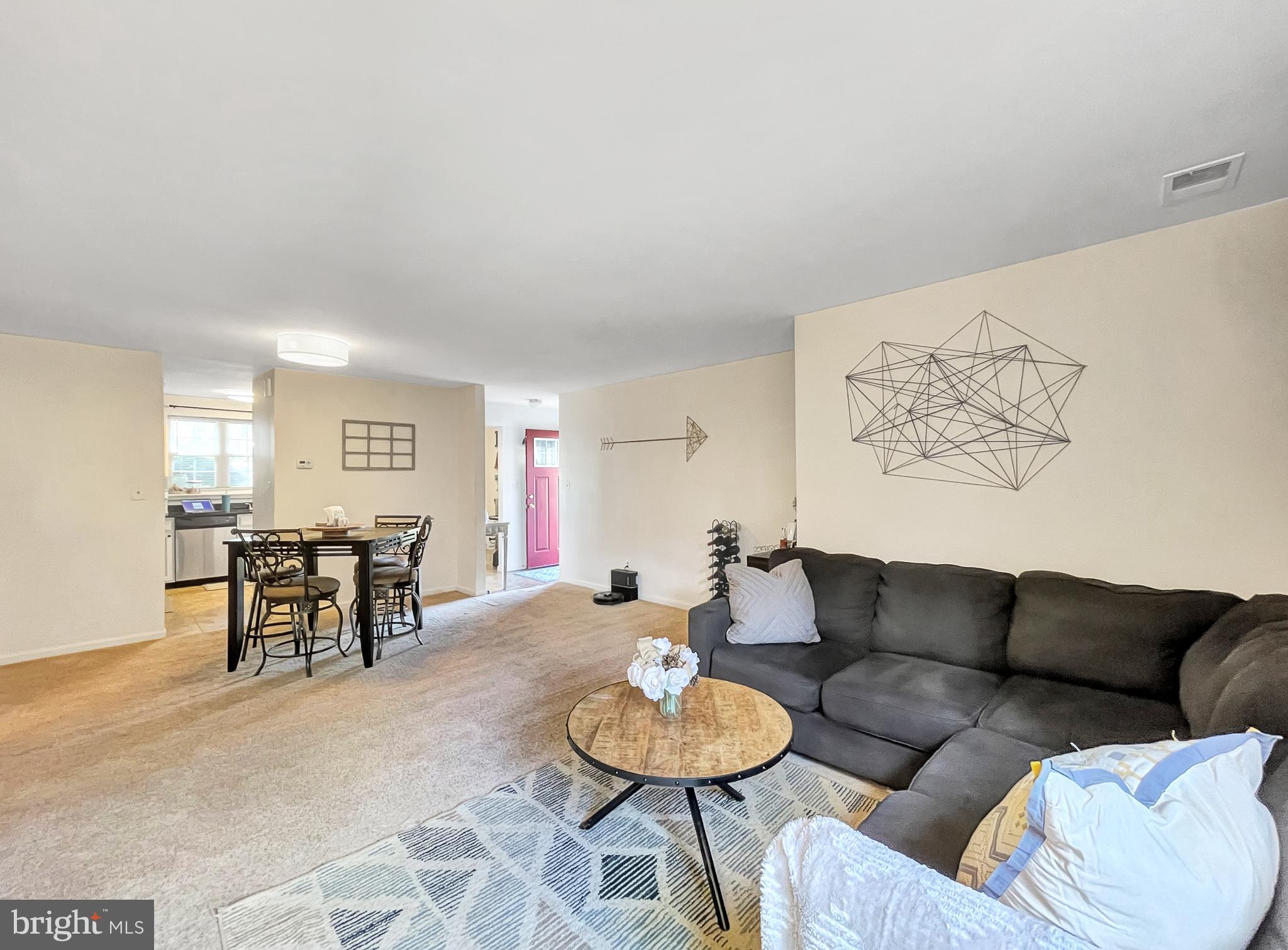 STOCKBRIDGE - Residential