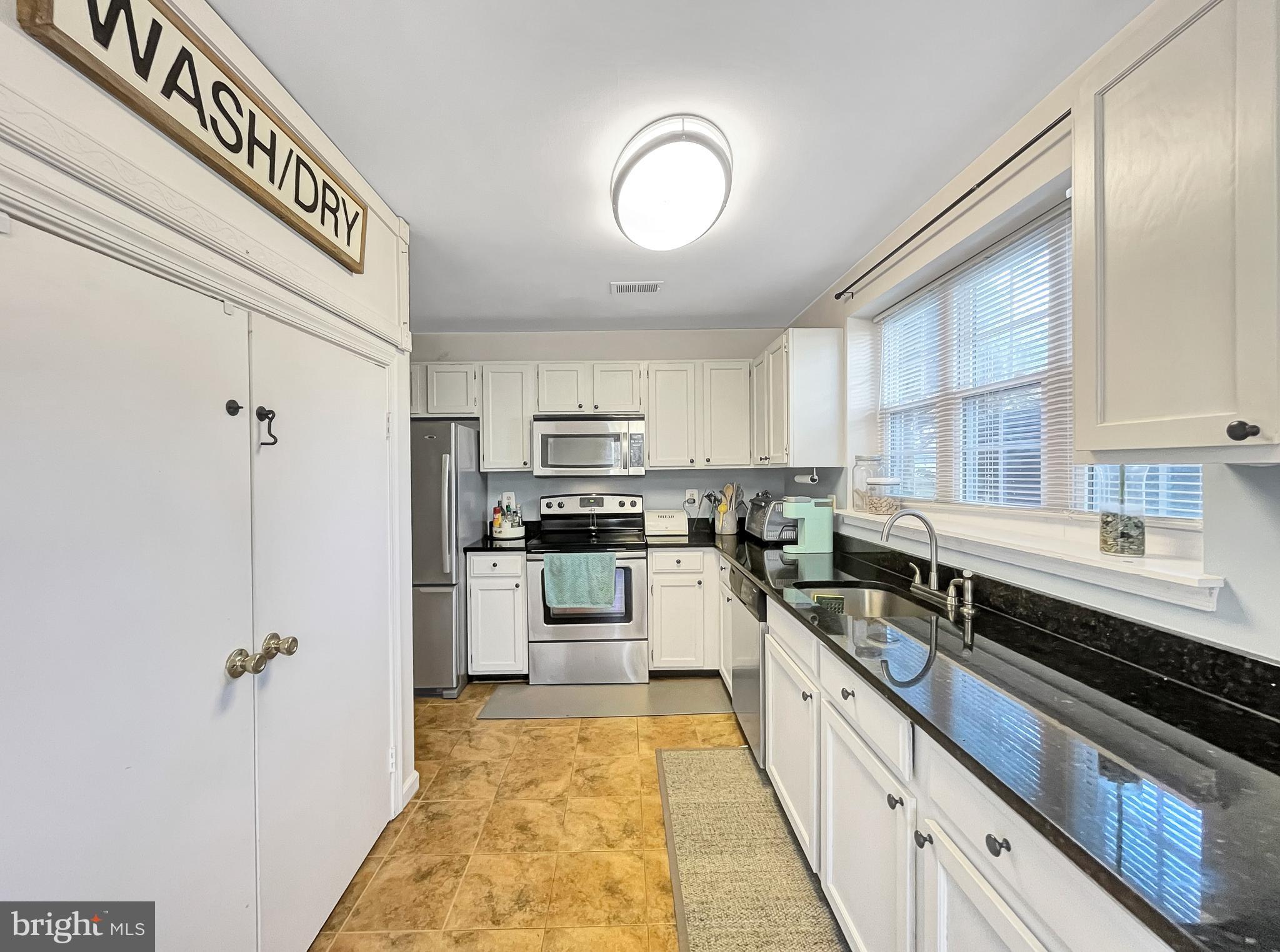 STOCKBRIDGE - Residential