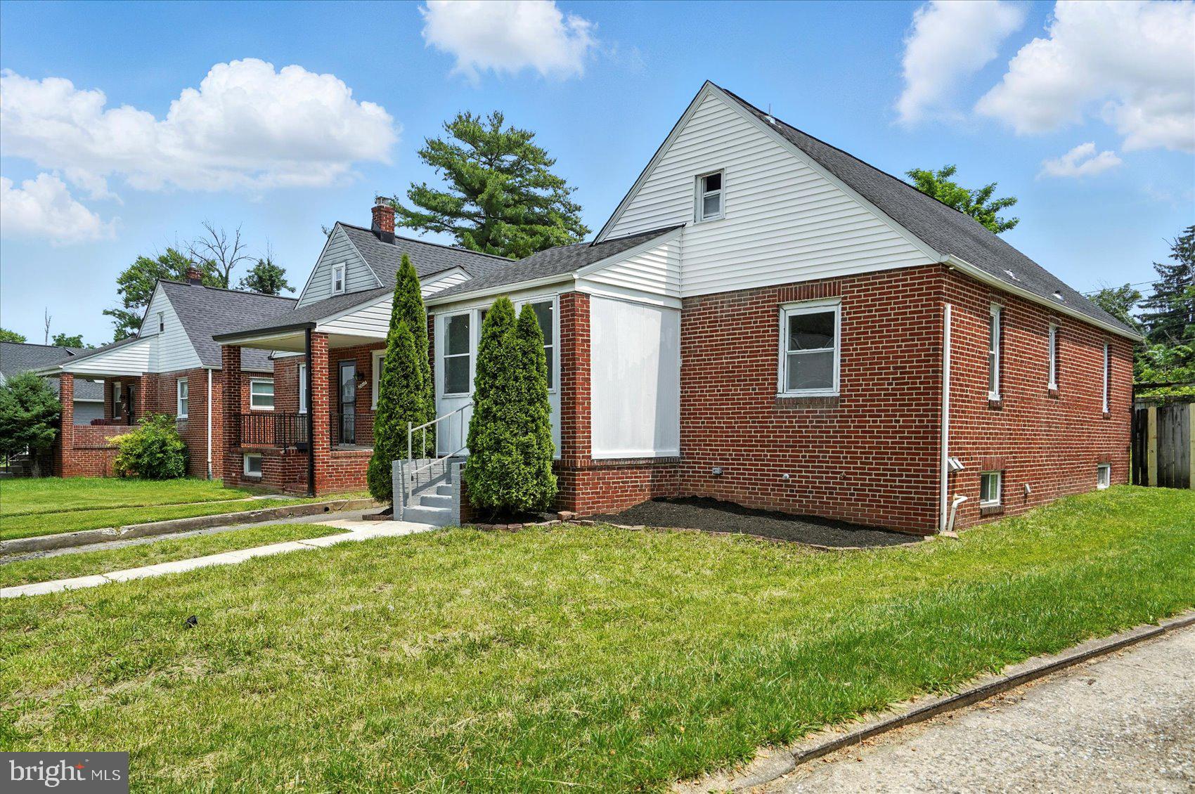 2011 ENGLEWOOD AVENUE