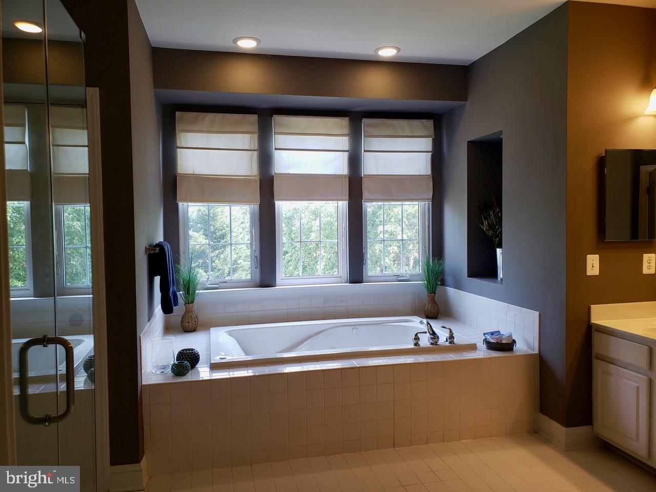 ROSEBROOK - Residential Lease