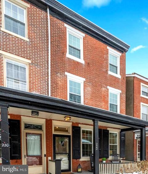 Townhouse For Sale - 222 W Barnard Street<br/> WEST CHESTER, PA 19382