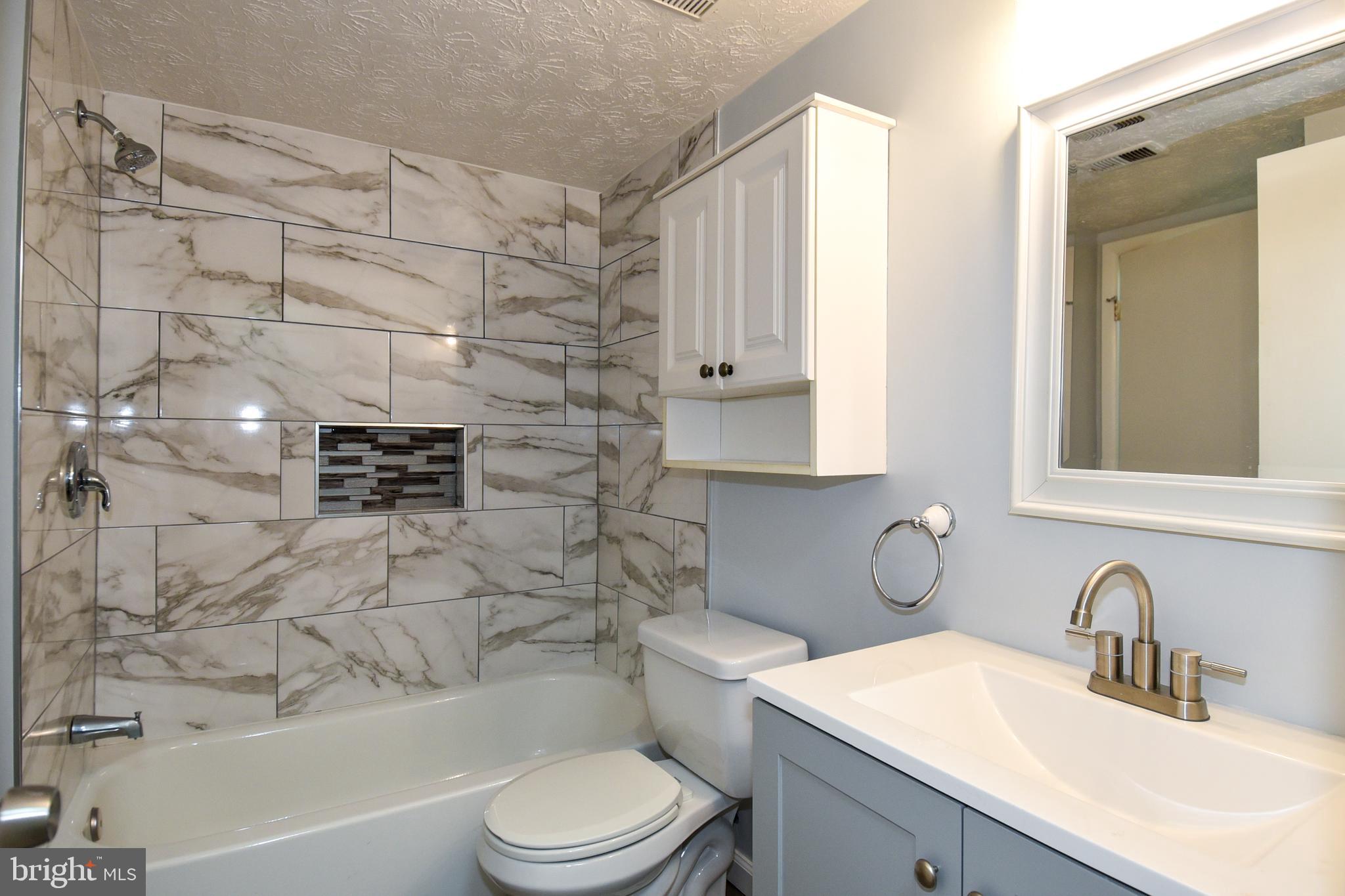 GREENBRIAR CONDO PHASE I - Residential Lease