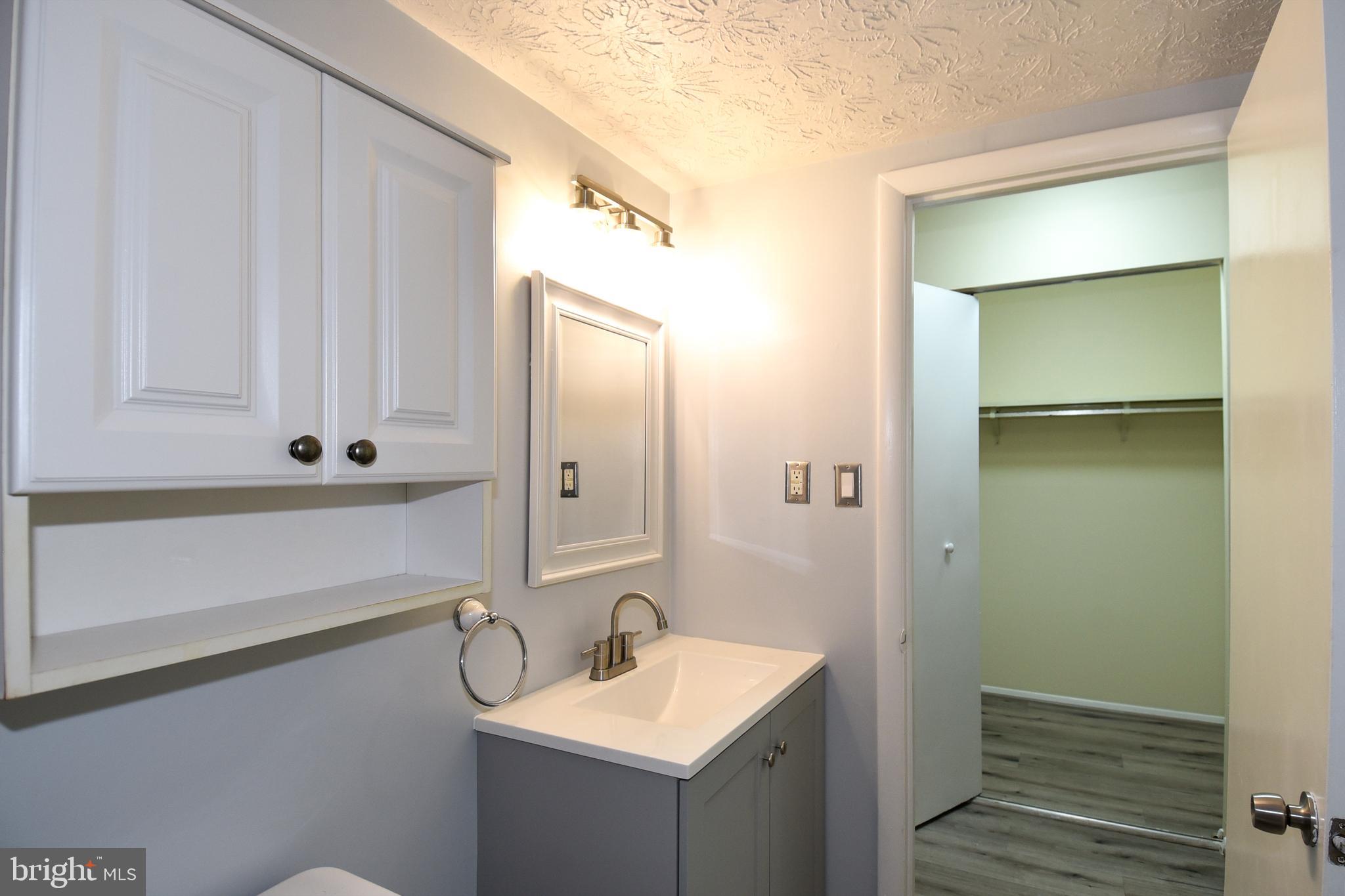 GREENBRIAR CONDO PHASE I - Residential Lease