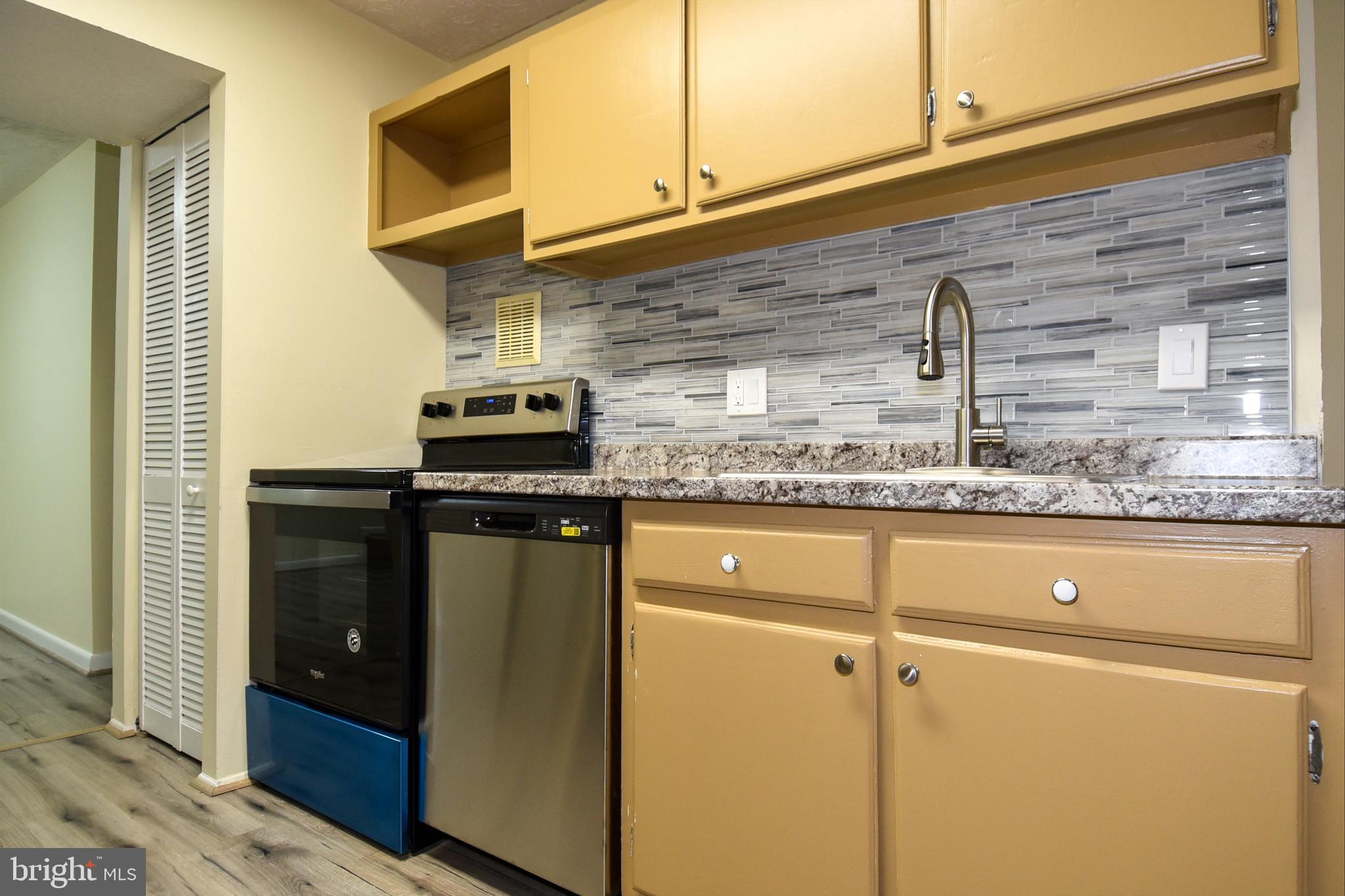 GREENBRIAR CONDO PHASE I - Residential Lease