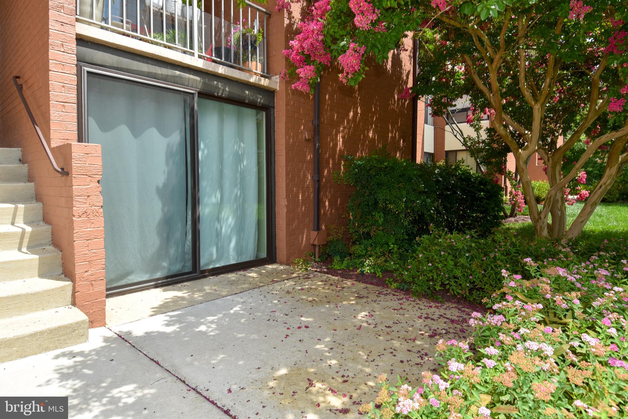 GREENBRIAR CONDO PHASE I - Residential Lease