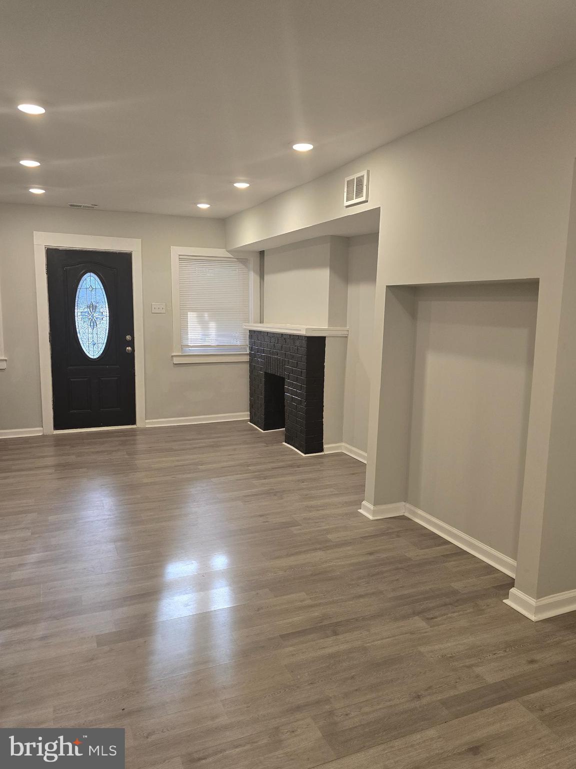 GERMANTOWN (EAST) - Residential