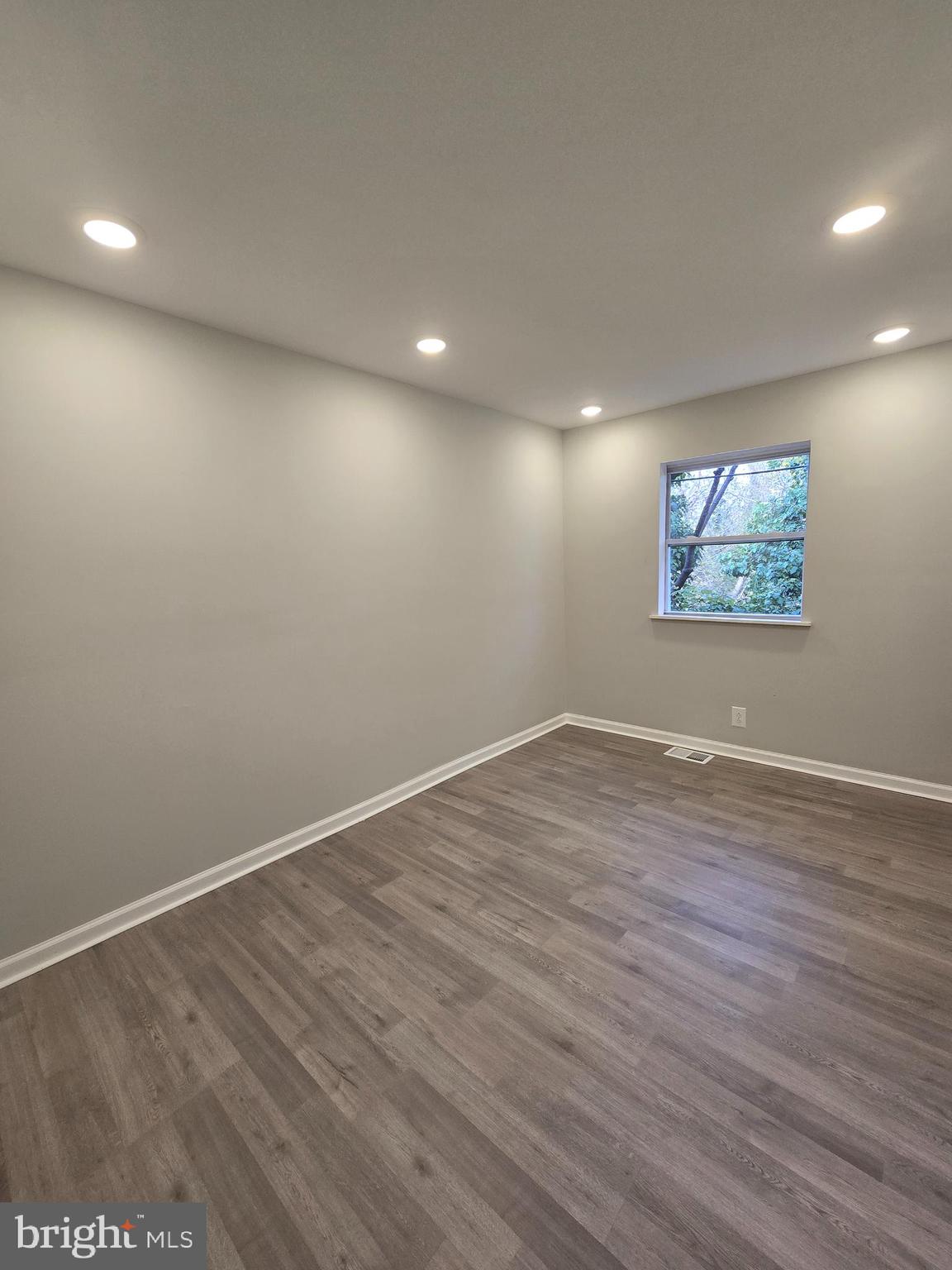 GERMANTOWN (EAST) - Residential