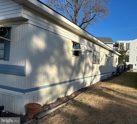 Mobile Home For Sale - 39041 Spicer Lane<br/> FENWICK ISLAND, DE 19944