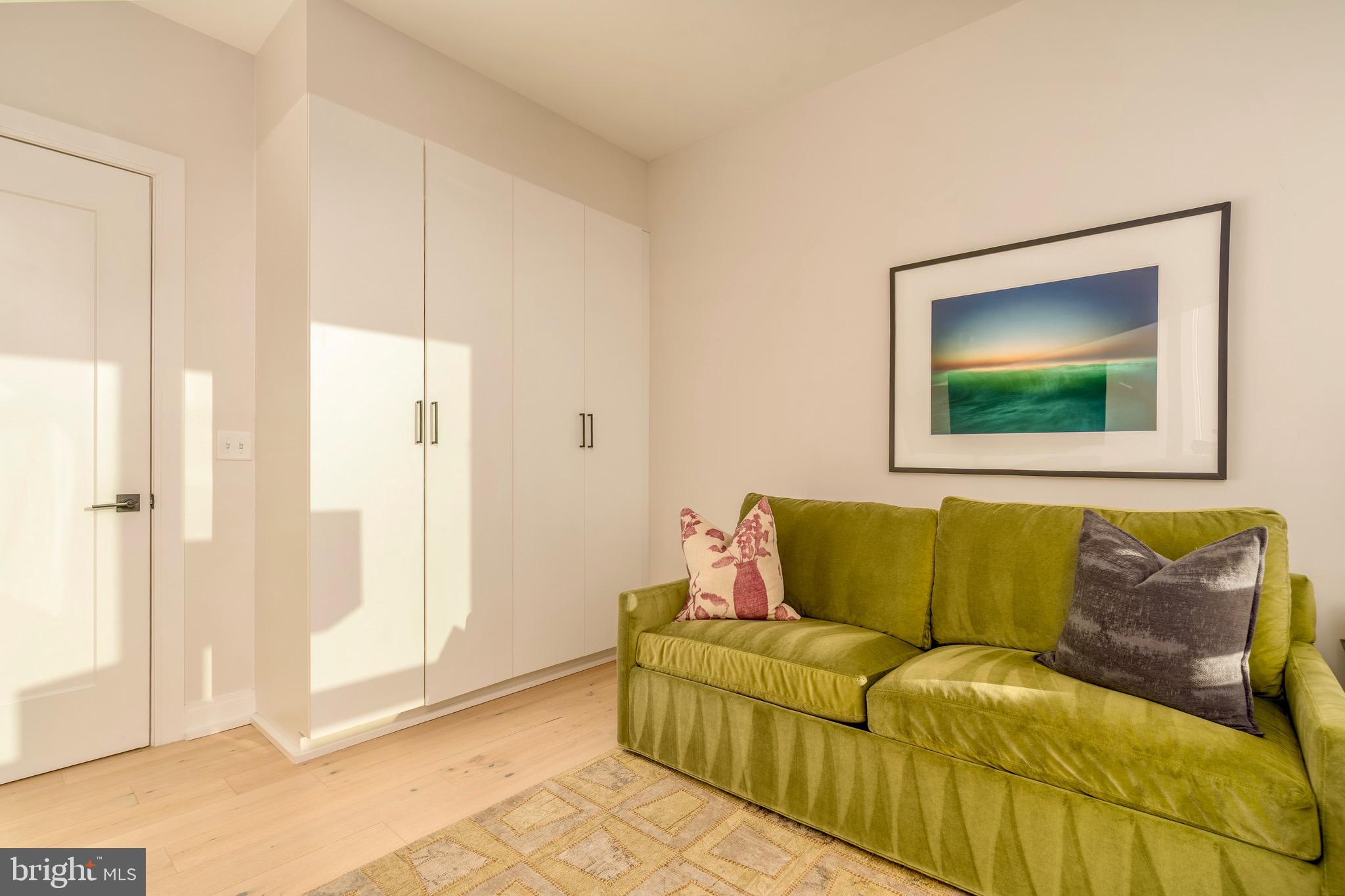 CAPITOL HILL - Residential