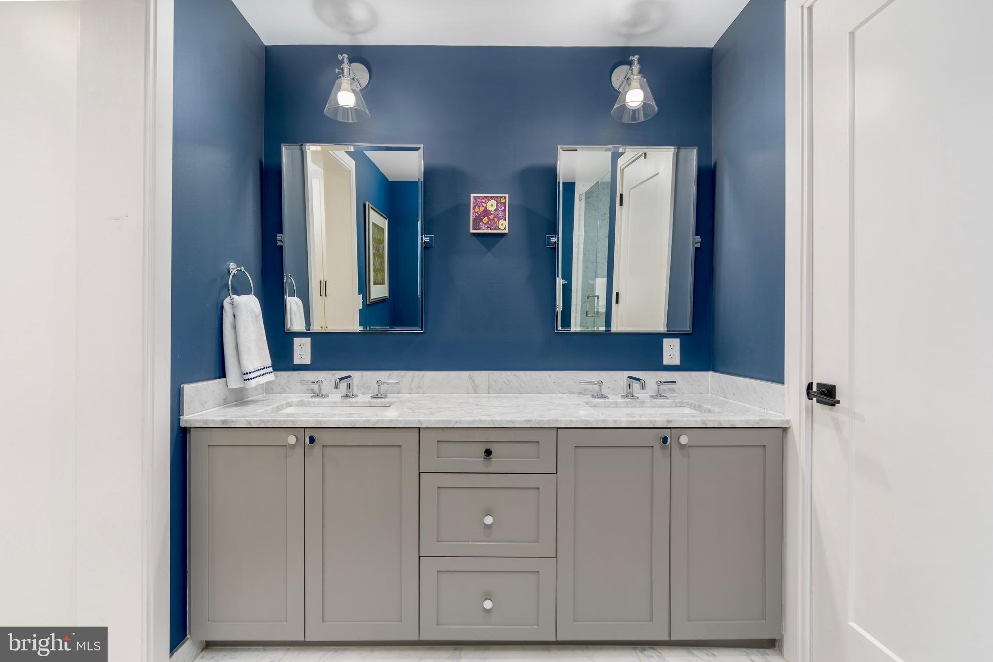 CAPITOL HILL - Residential