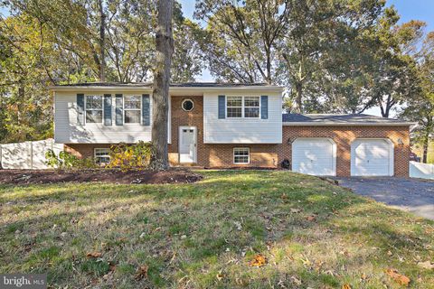 910 FAWN AVENUE PASADENA MD 21122