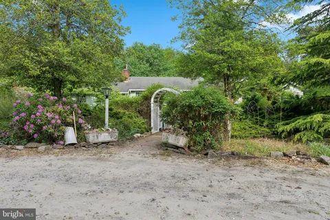 305 Hopewell Road, Marlton, NJ MLS: NJBL2085736