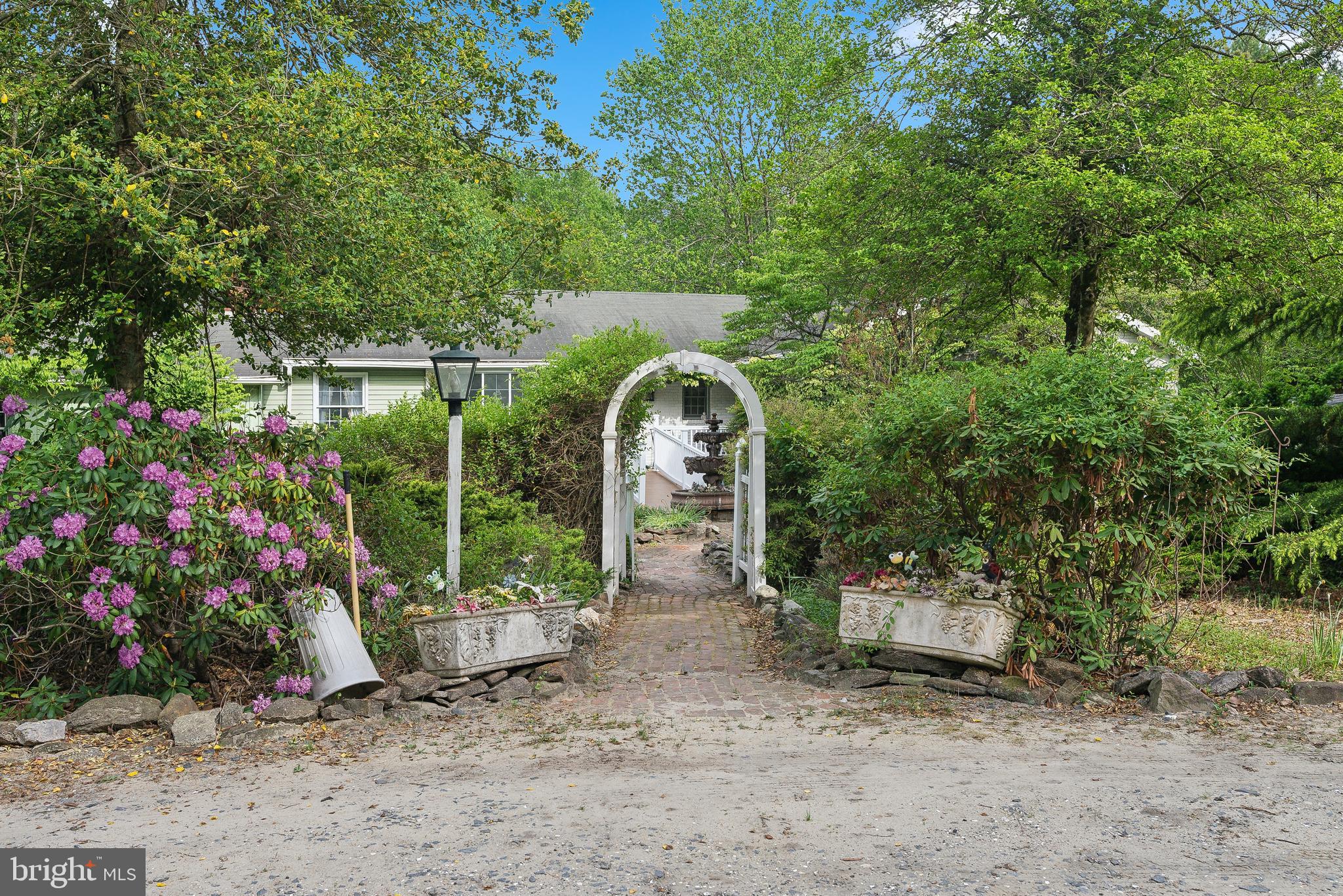 305 HOPEWELL ROAD