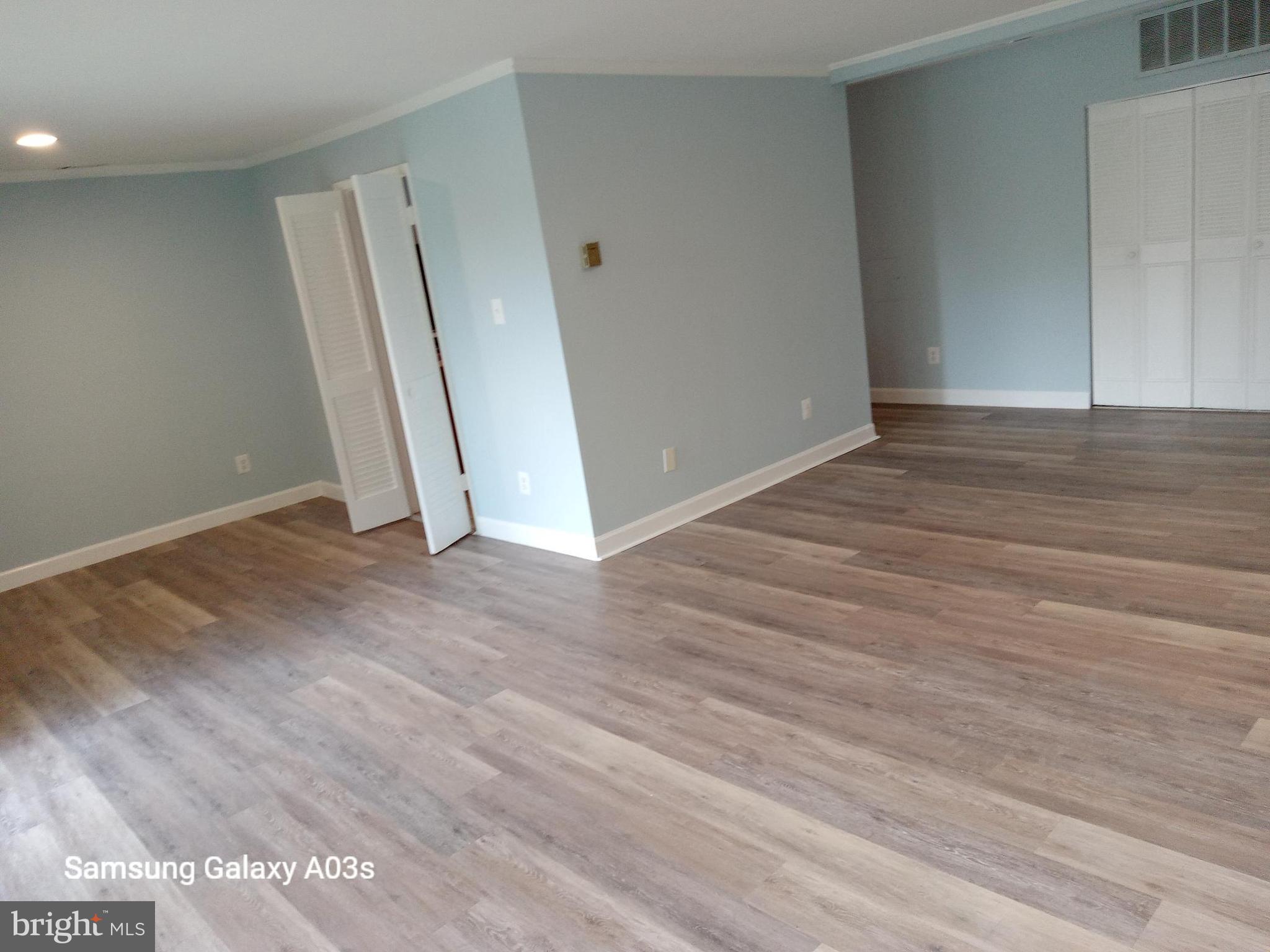 HUNTLEY SQUARE - Residential