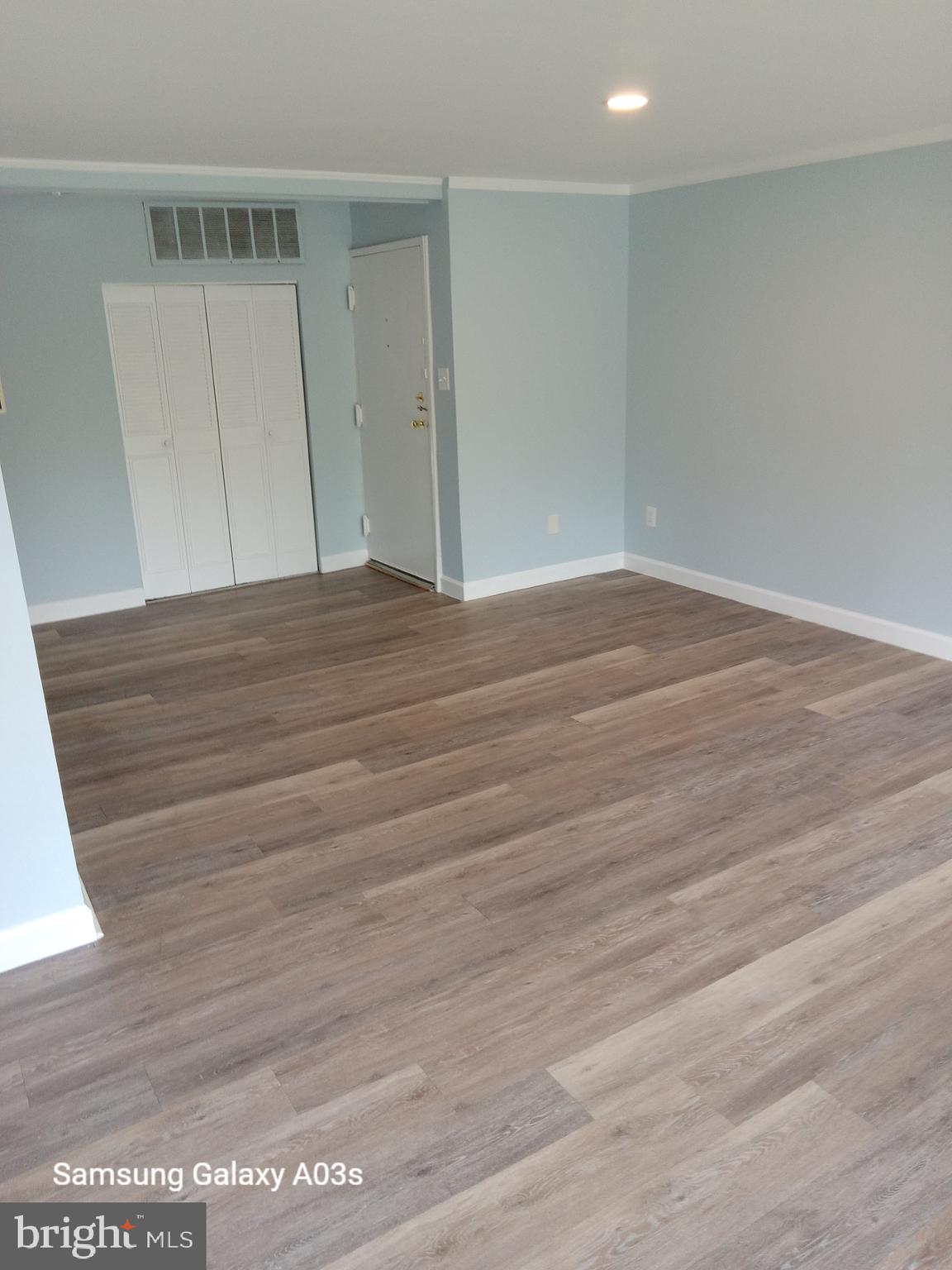 HUNTLEY SQUARE - Residential