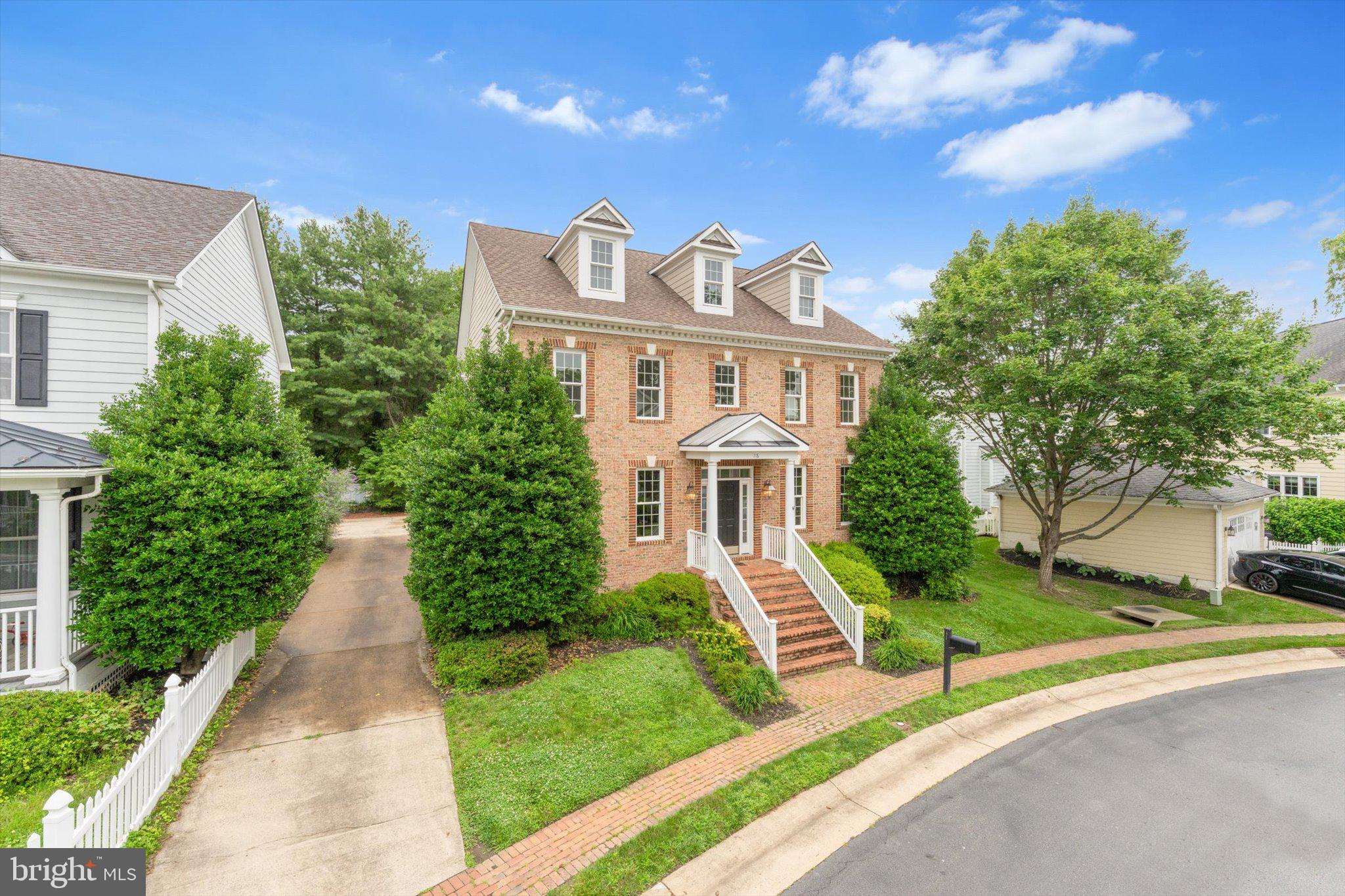 COURTS OF ST FRANCIS - Residential Lease