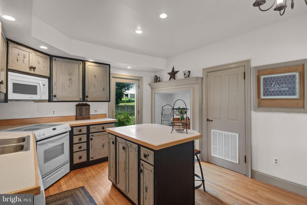 Photo of 739 Village Road, LANCASTER, PA 17602 (MLS # PALA2075686)