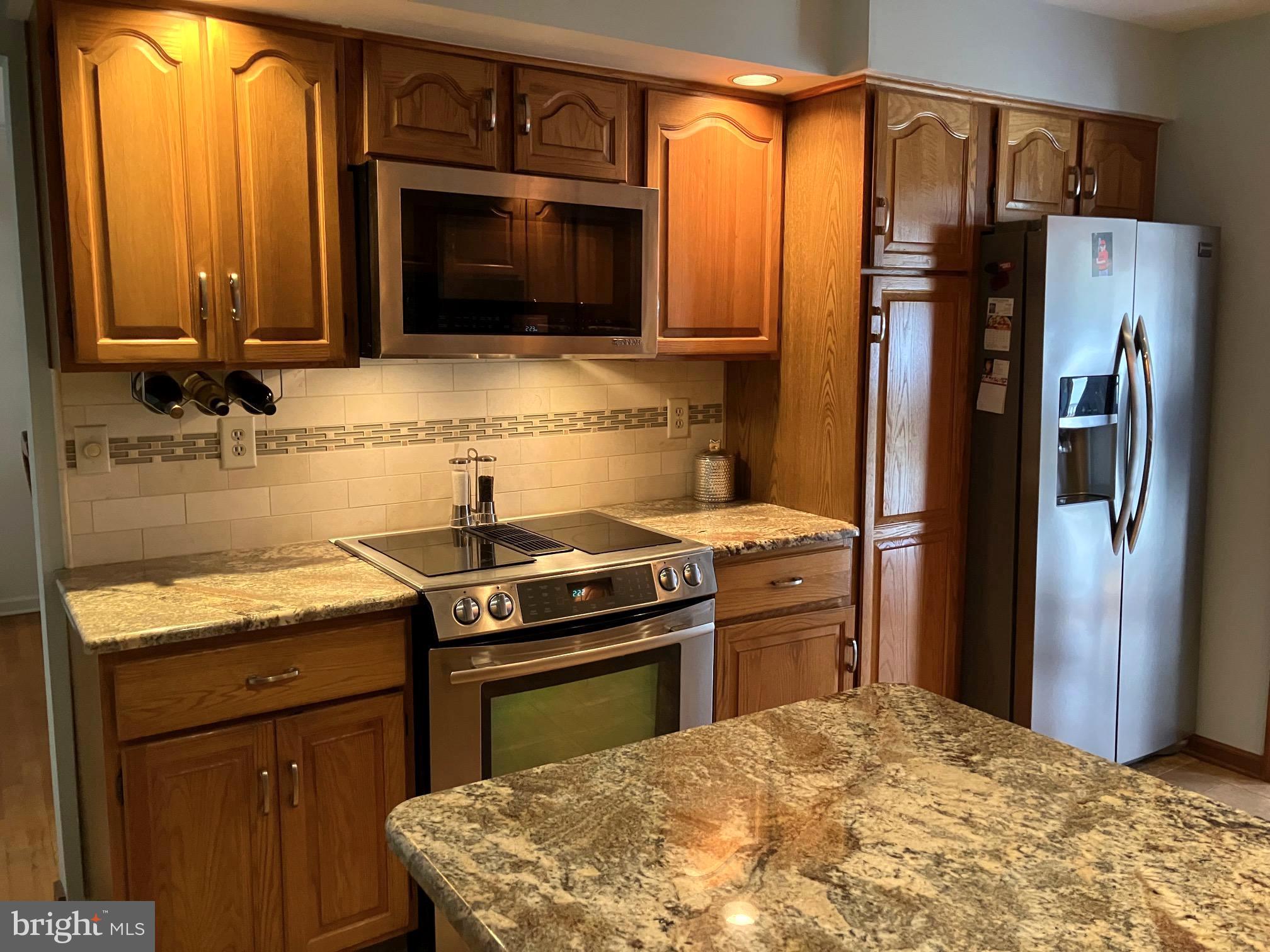 MILFORD MANOR - Residential