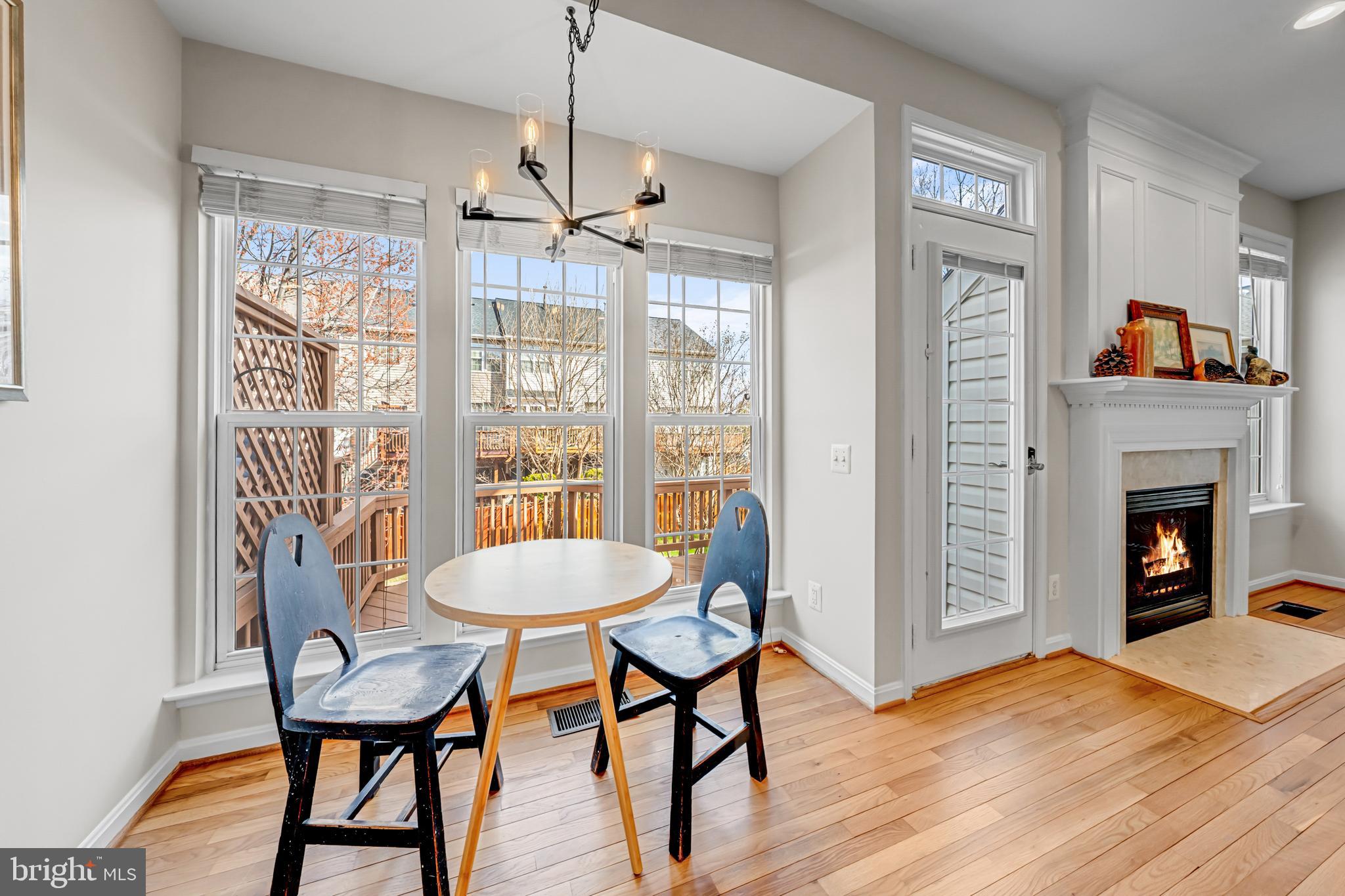 LOUDOUN PARKWAY CENTER - Residential