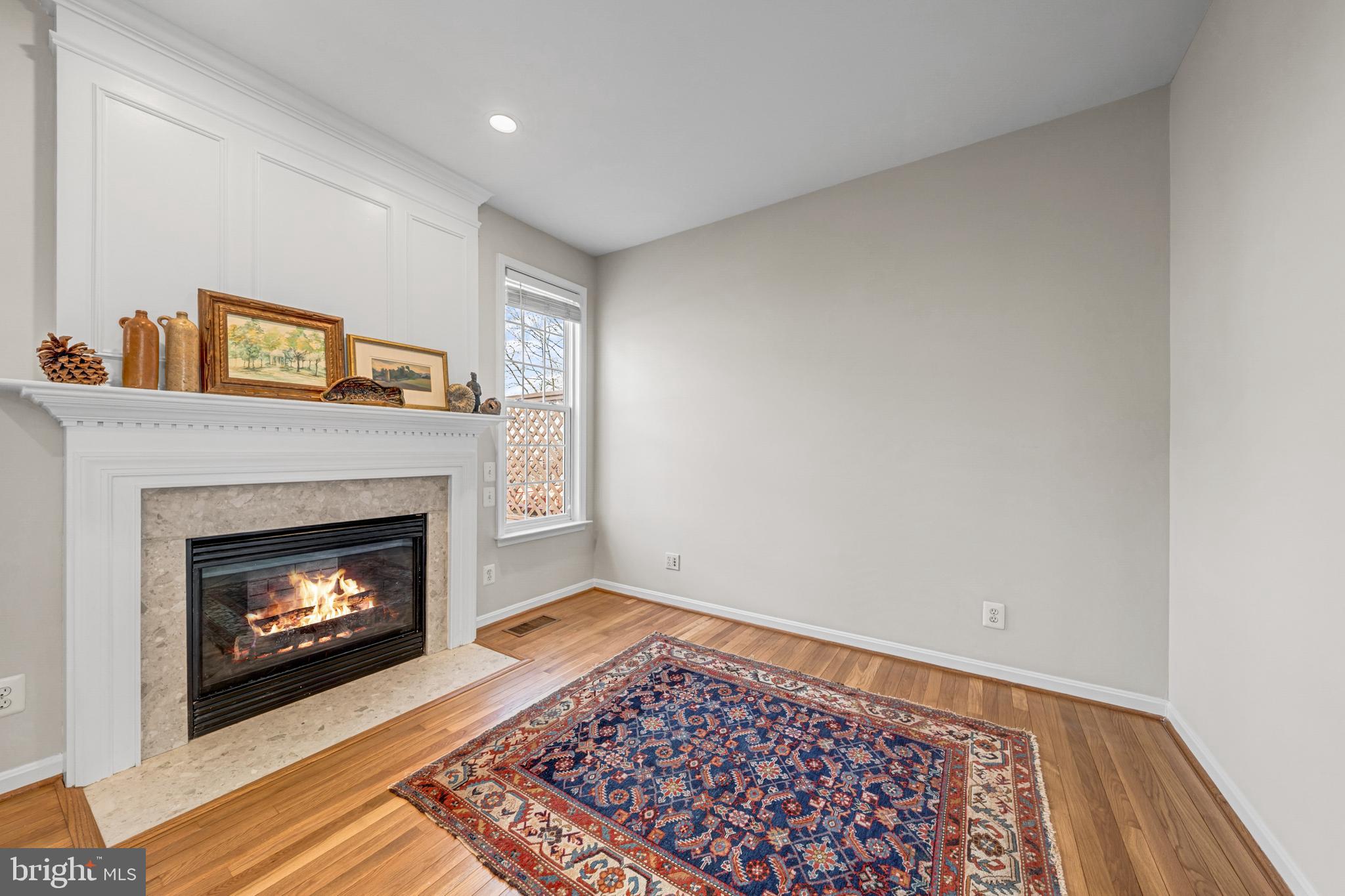 LOUDOUN PARKWAY CENTER - Residential