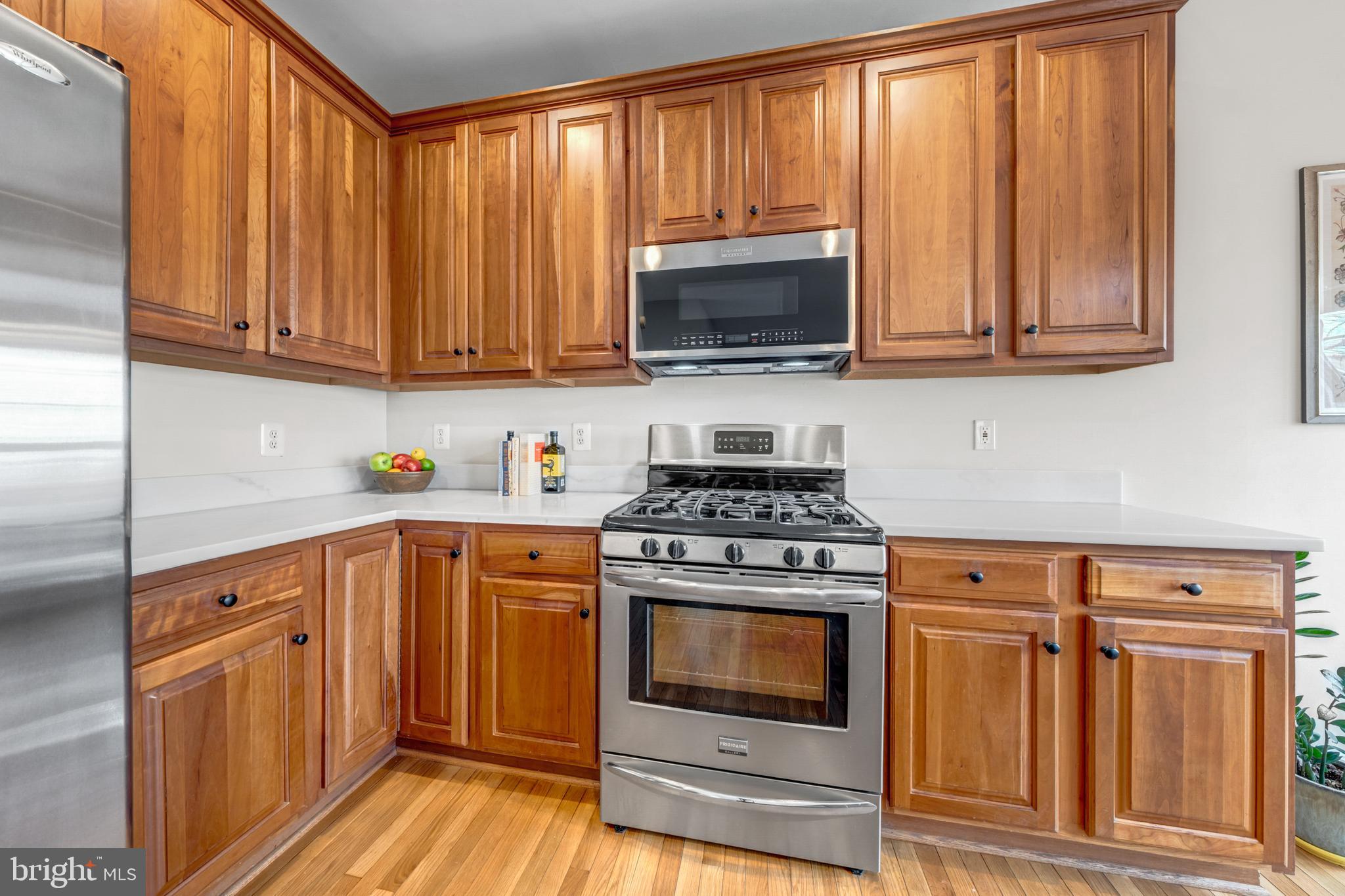 LOUDOUN PARKWAY CENTER - Residential