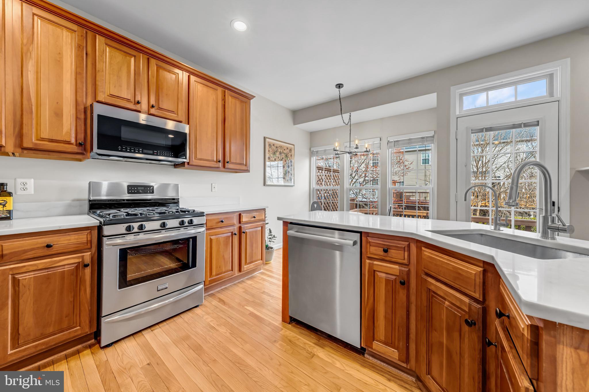 LOUDOUN PARKWAY CENTER - Residential