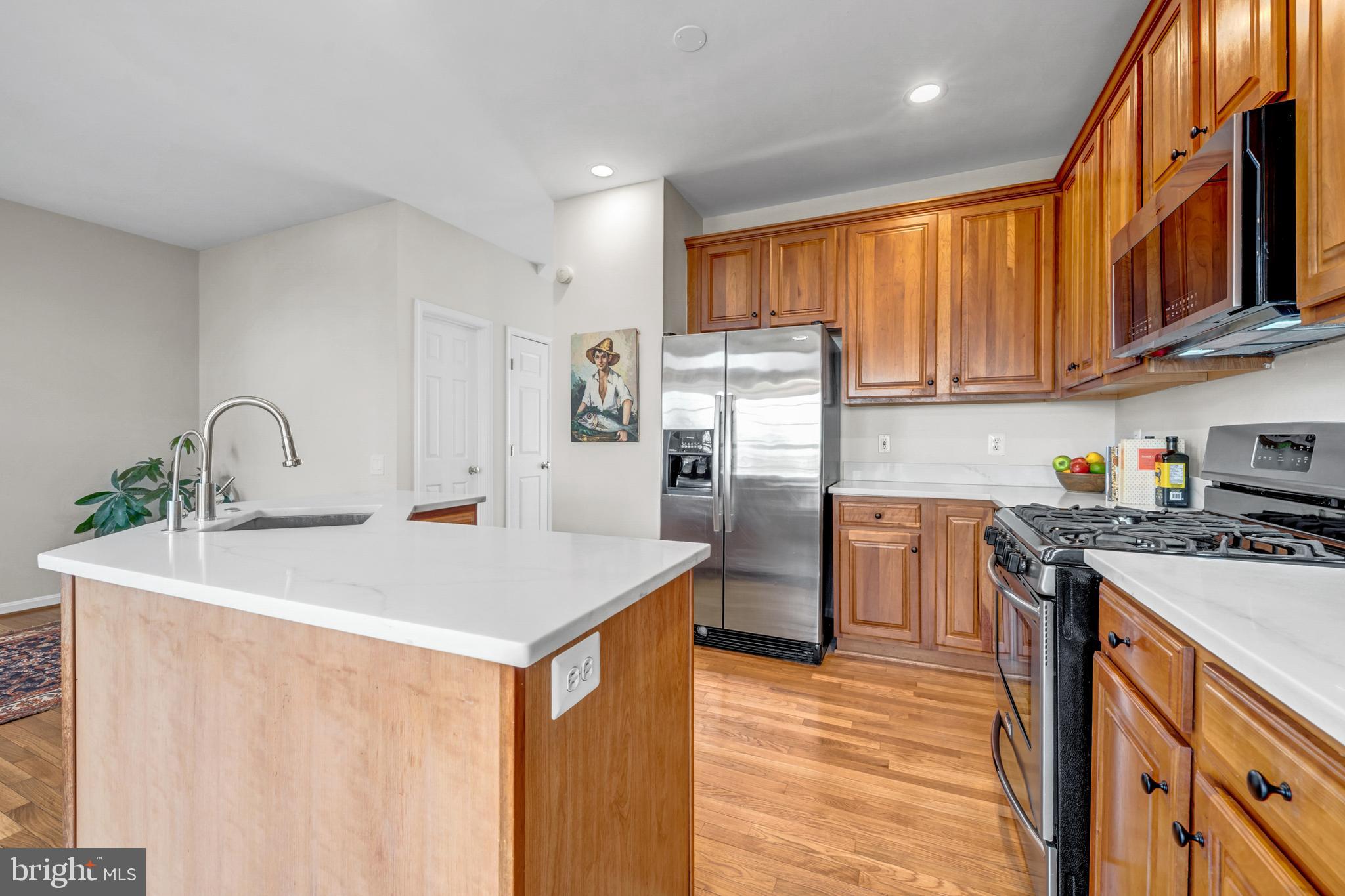 LOUDOUN PARKWAY CENTER - Residential