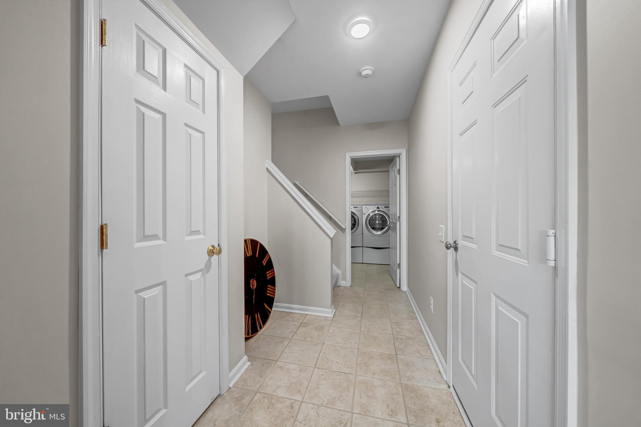 LOUDOUN PARKWAY CENTER - Residential