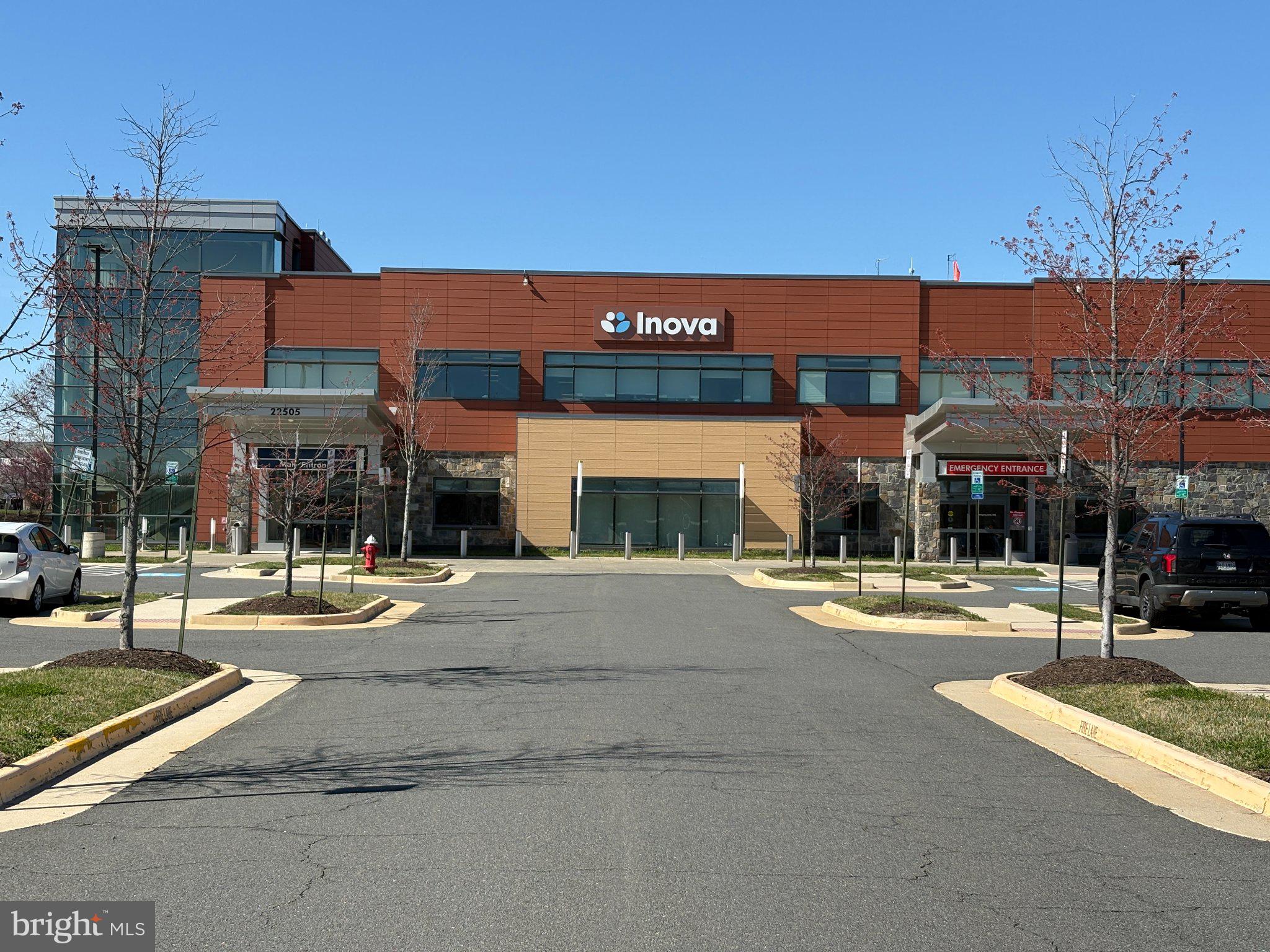 LOUDOUN PARKWAY CENTER - Residential