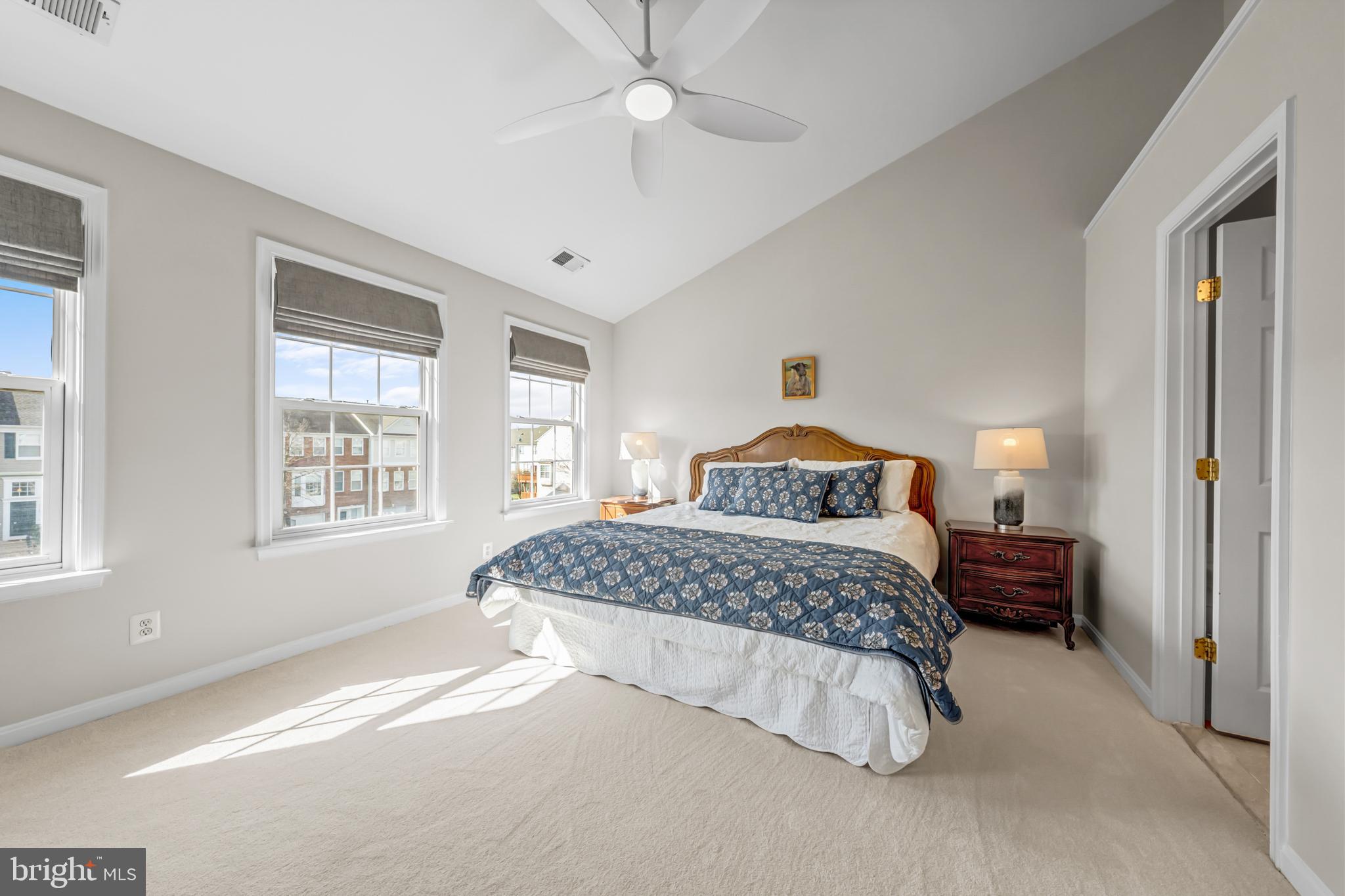 LOUDOUN PARKWAY CENTER - Residential