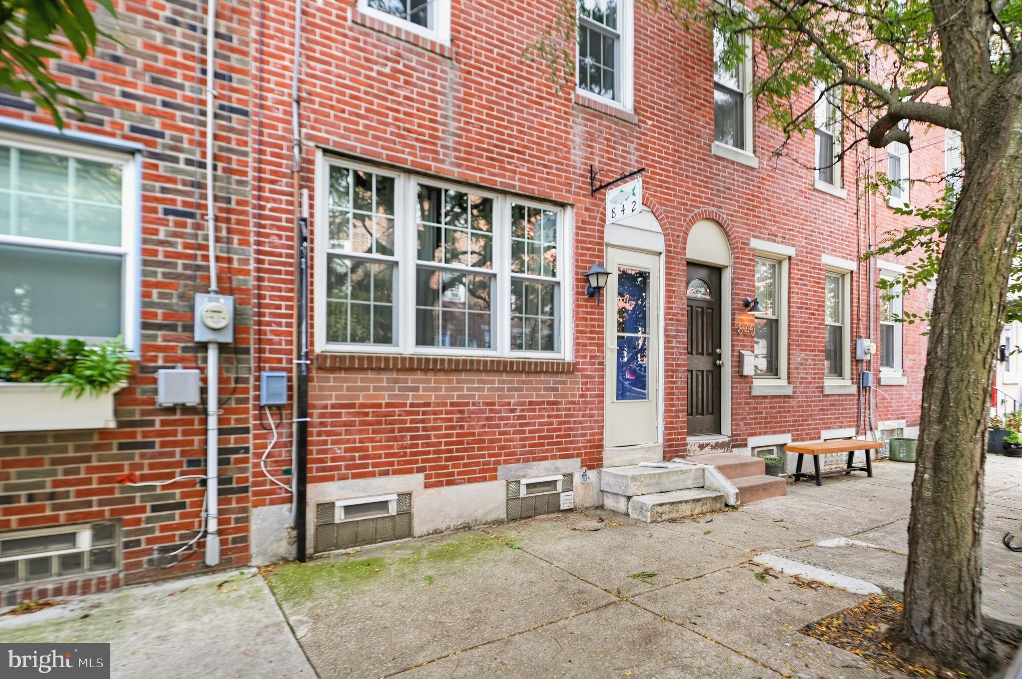 842 ALMOND STREET