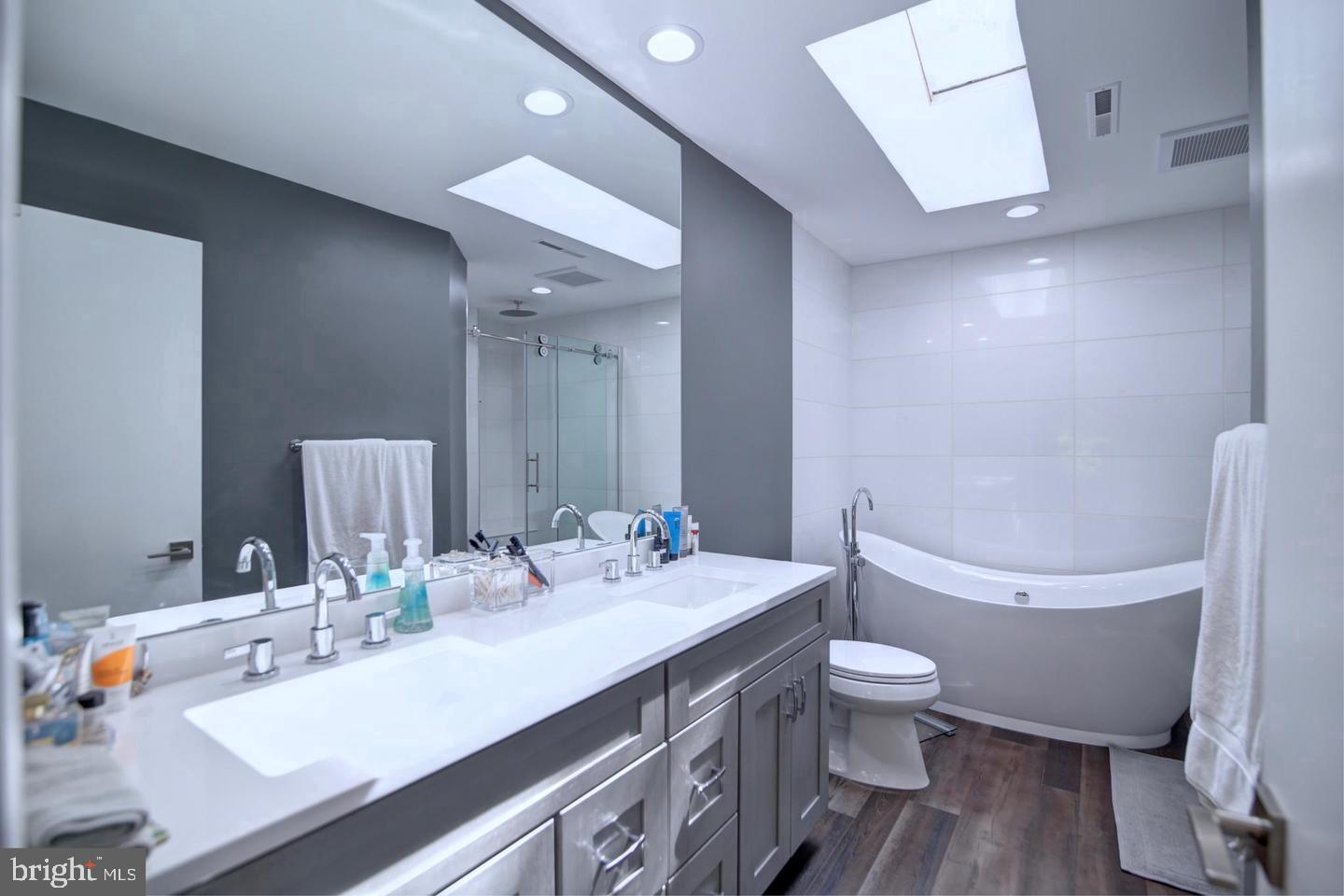 GREAT OAKS - Residential Lease