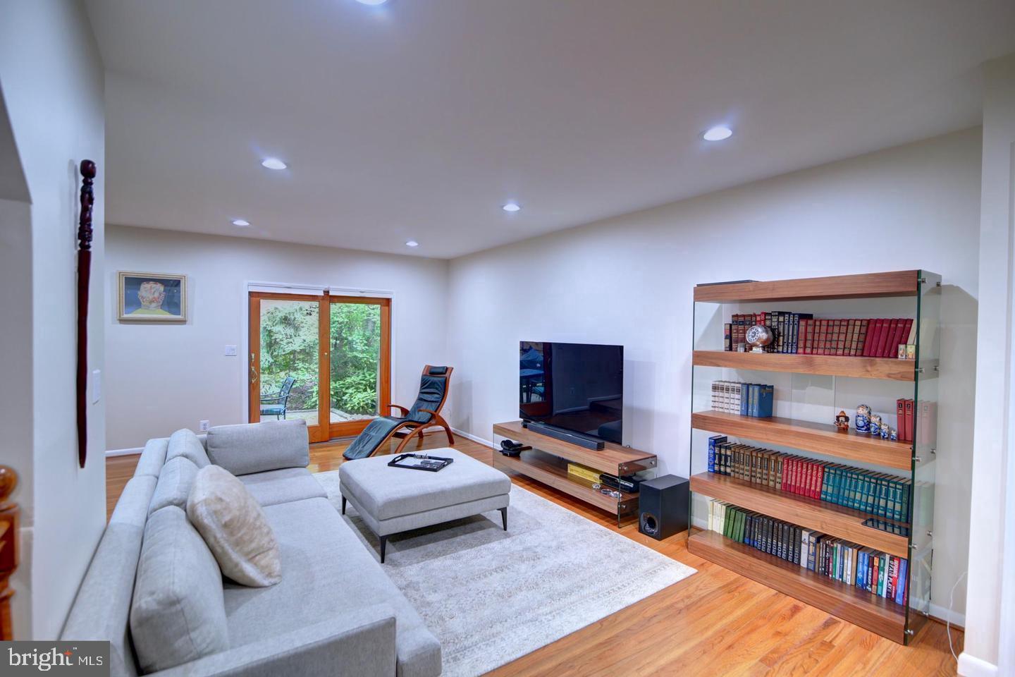 GREAT OAKS - Residential Lease