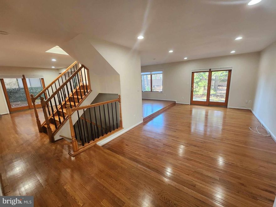 A GORGEOUS 4 BEDROOM/4 BATHROOM HOME IS AVAILABLE FOR ASAP MOVE-IN.  FULLY RENOVATED CONTEMPORARY HOME WITH A MODERN KITCHEN W/ESPRESSO CABINETRY, GRANITE, STAINLESS APPLIANCES.  HARDWOOD FLOORS THROUGHOUT THE HOUSE. ALL BATHROOMS ARE DONE!  THE LOWER LEVEL HAS AN IN-LAW SUITE WITH A FULL KITCHEN, FULL BATHROOM, AND A SEPARATE ENTRY.  JUST MINUTES TO METRO, SHOPPING & ALL AMENITIES!