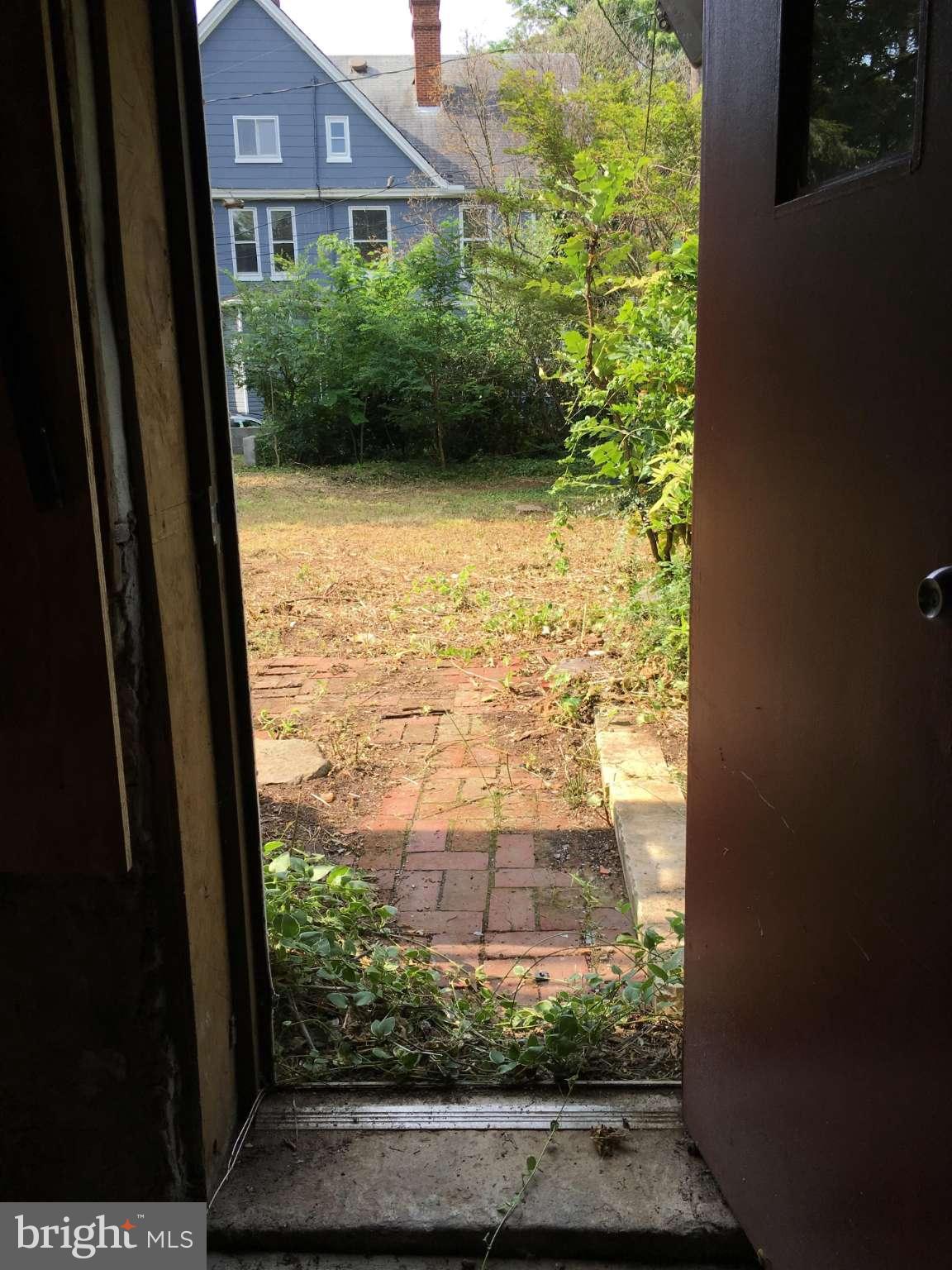 ROLAND PARK - Residential