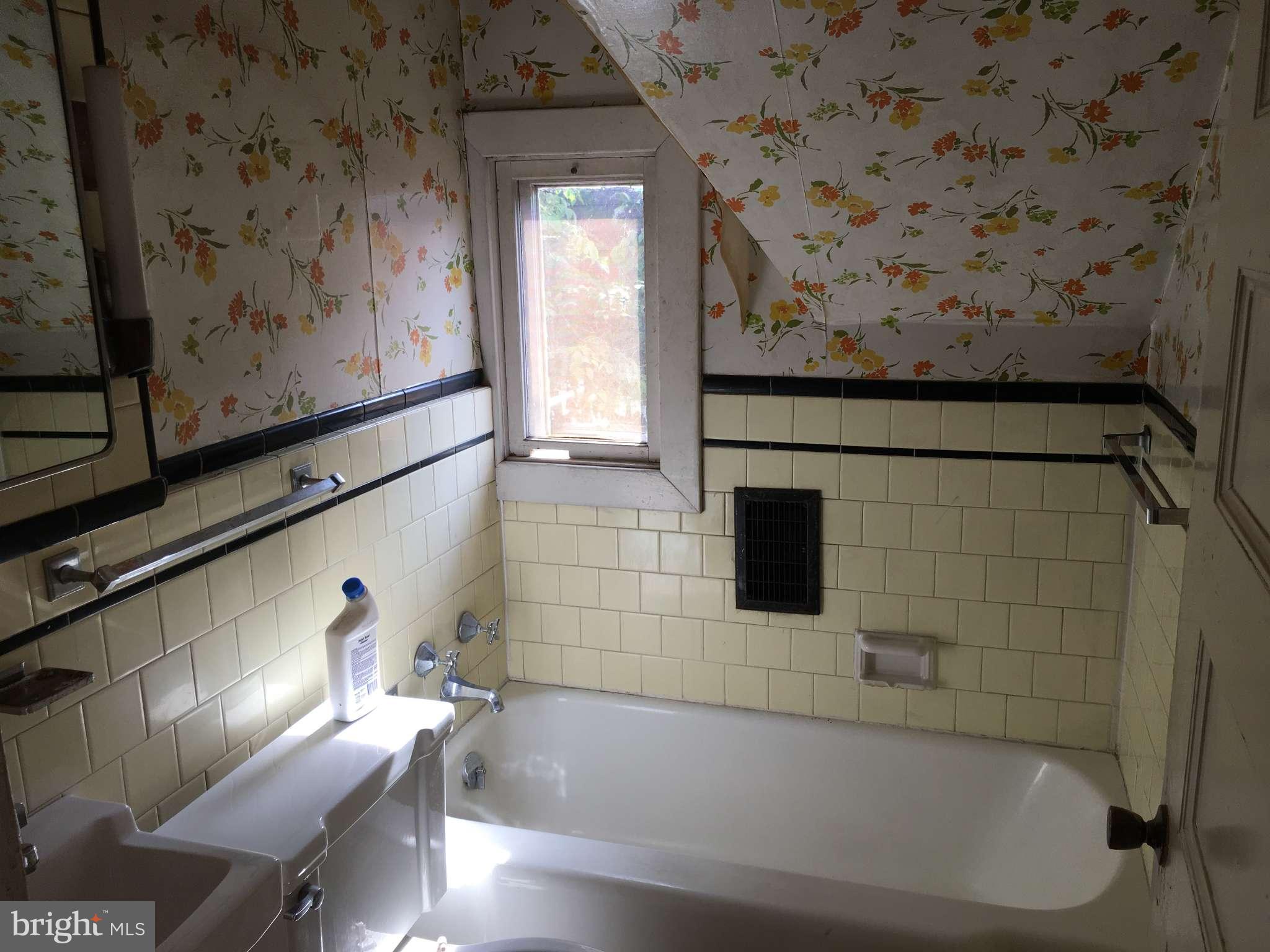 ROLAND PARK - Residential