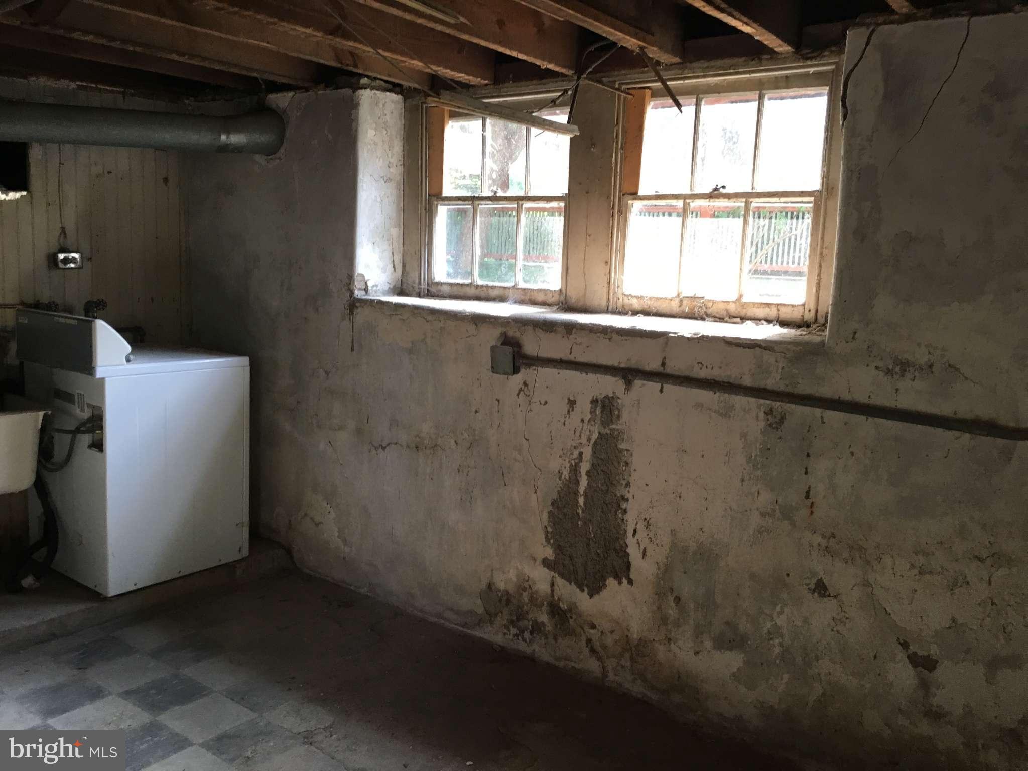 ROLAND PARK - Residential