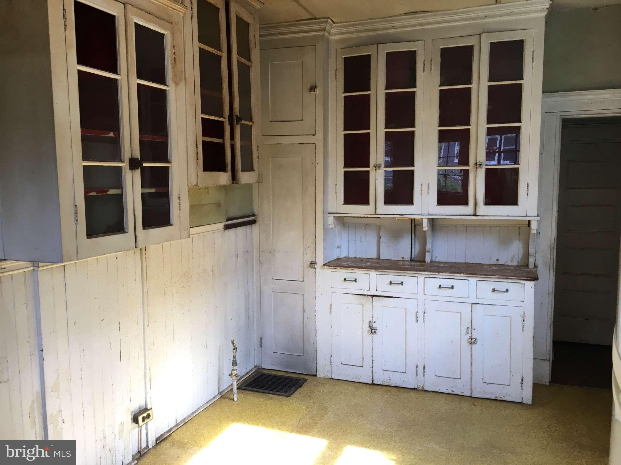 ROLAND PARK - Residential