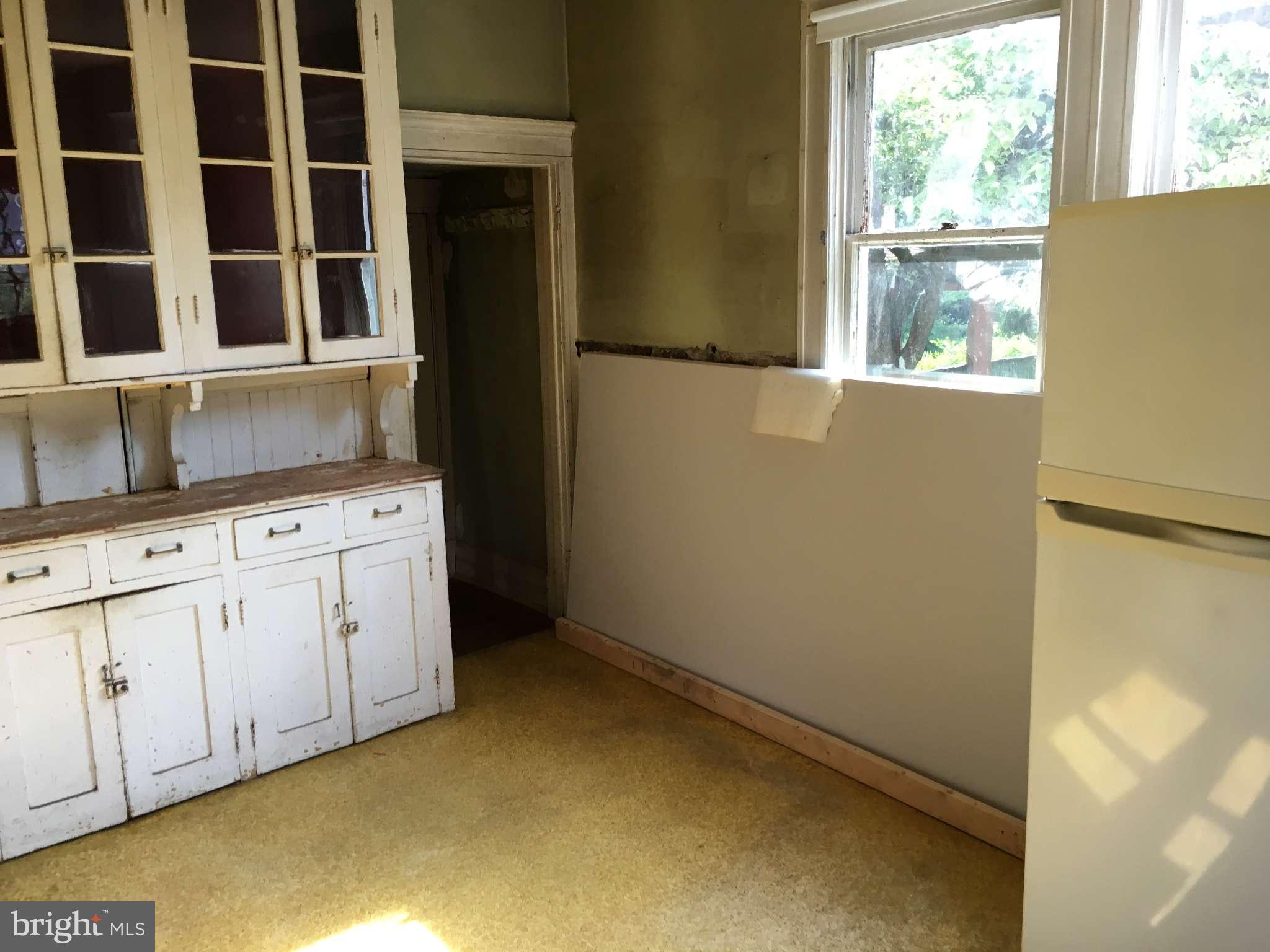 ROLAND PARK - Residential