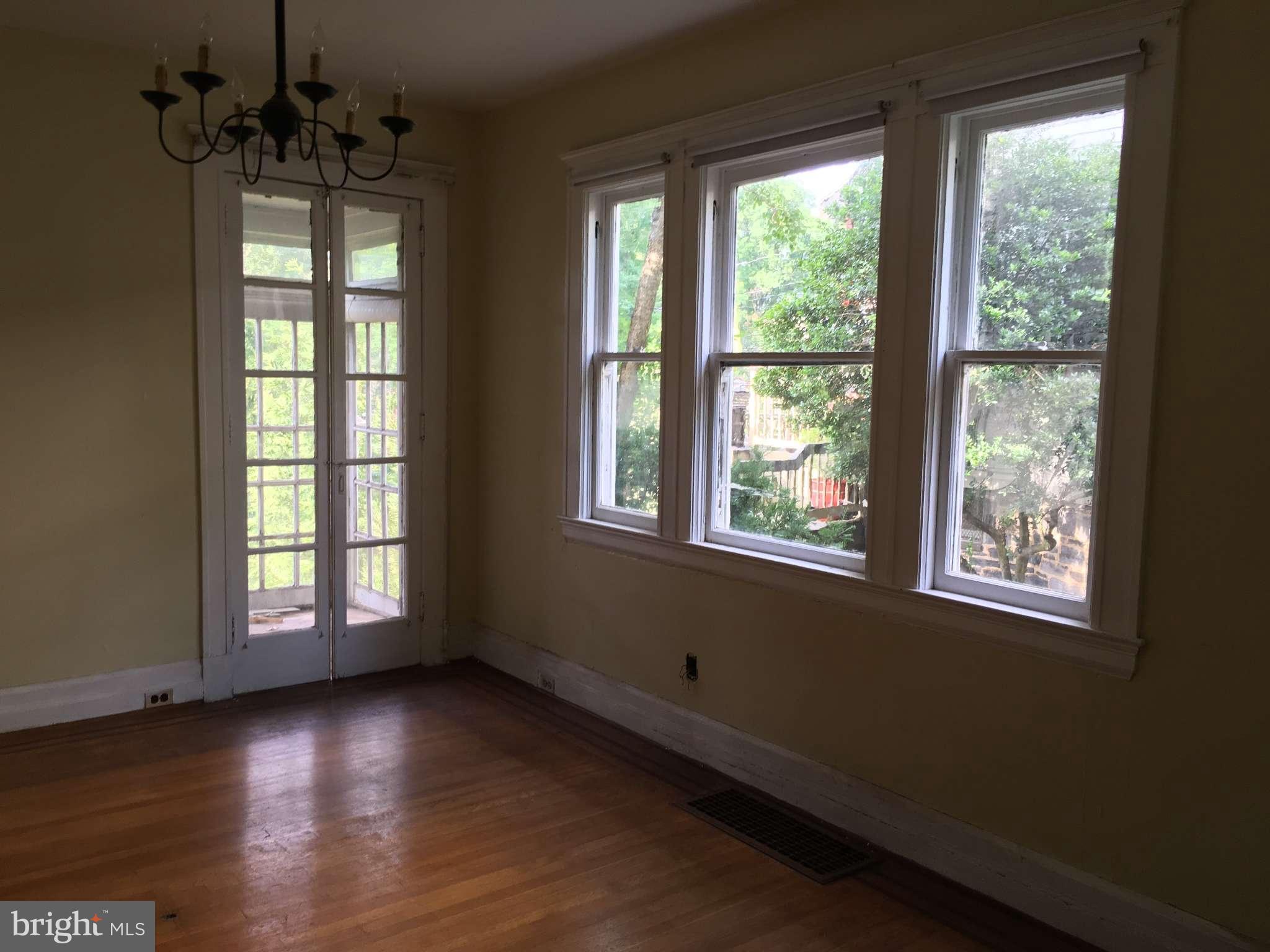 ROLAND PARK - Residential