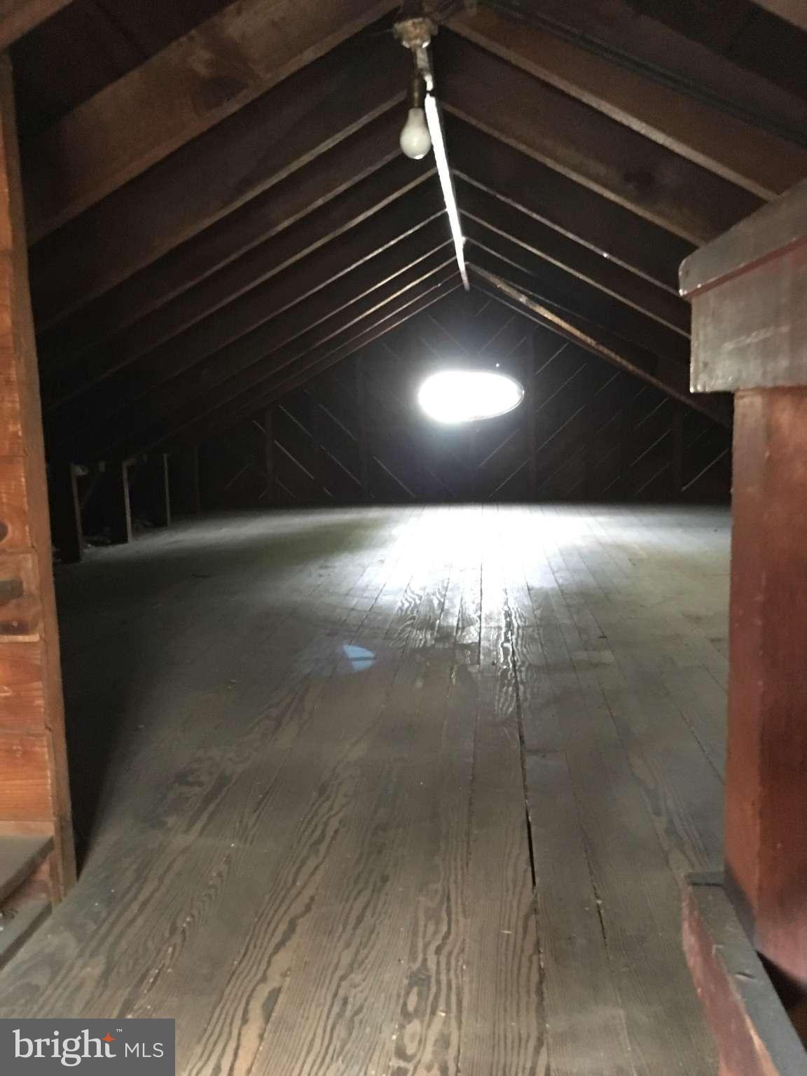 ROLAND PARK - Residential