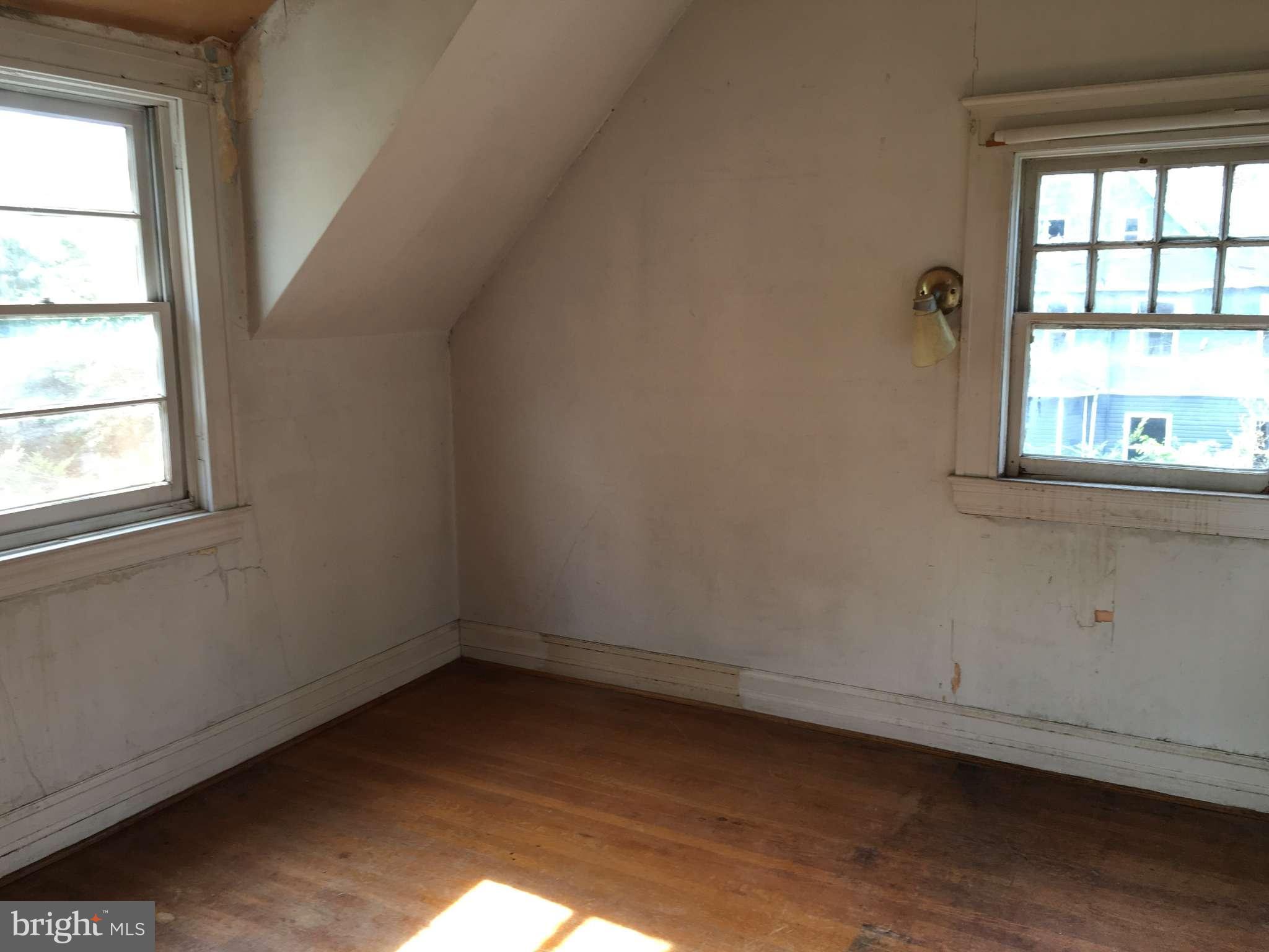 ROLAND PARK - Residential