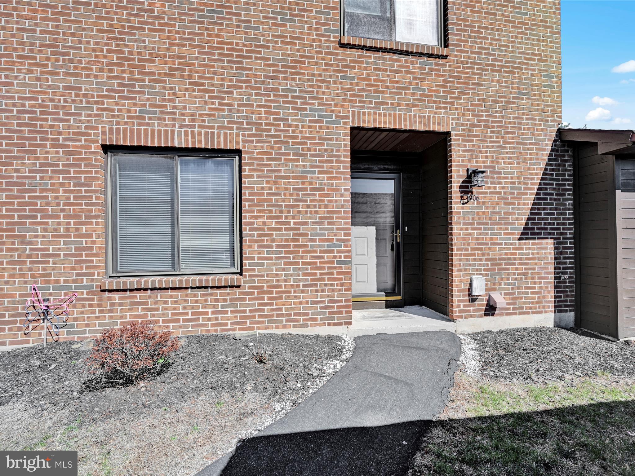 PINEBROOK - Residential